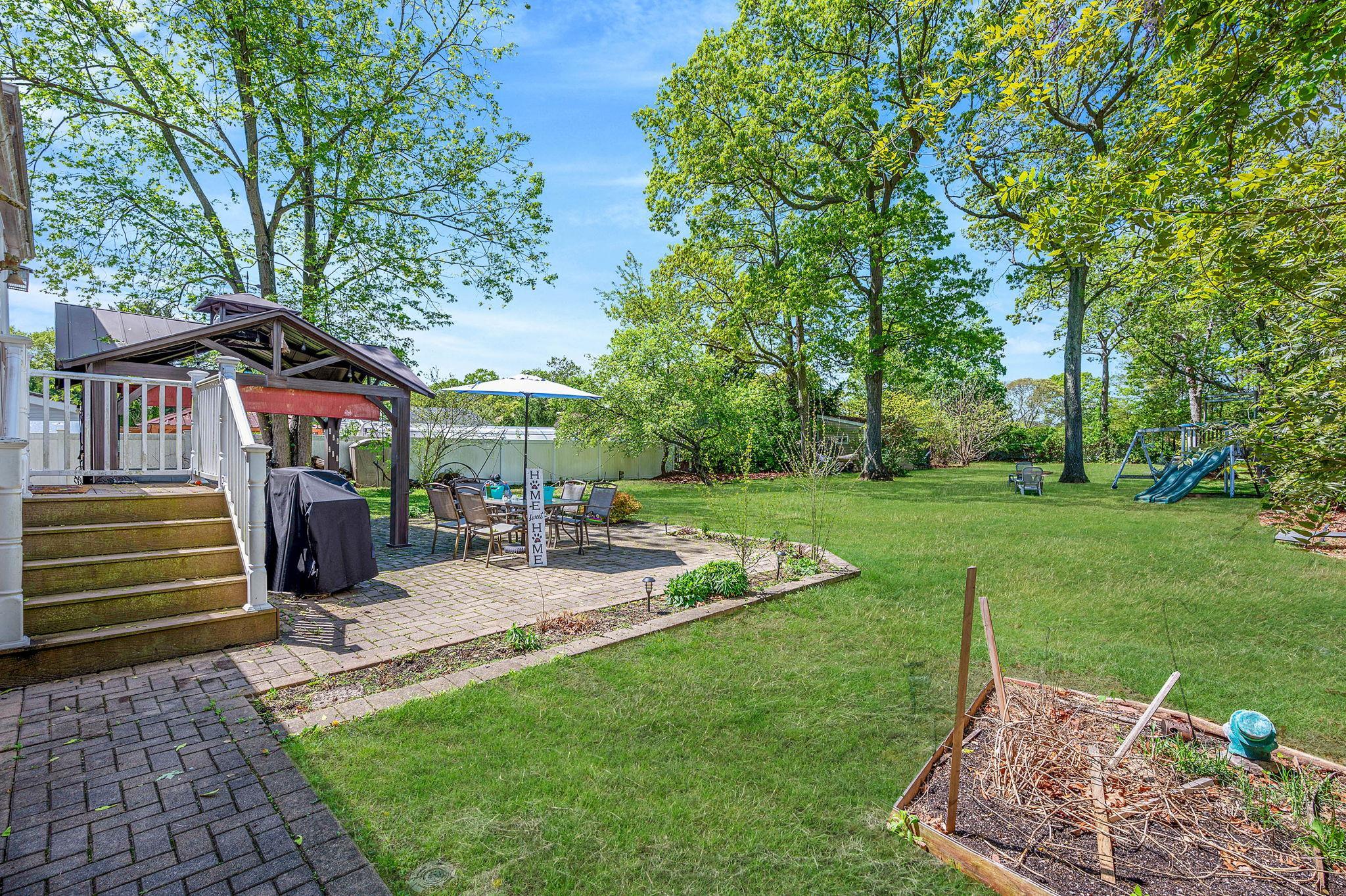 Single Family Waverly  Suffolk County, NY 11742, MLS-861665-21