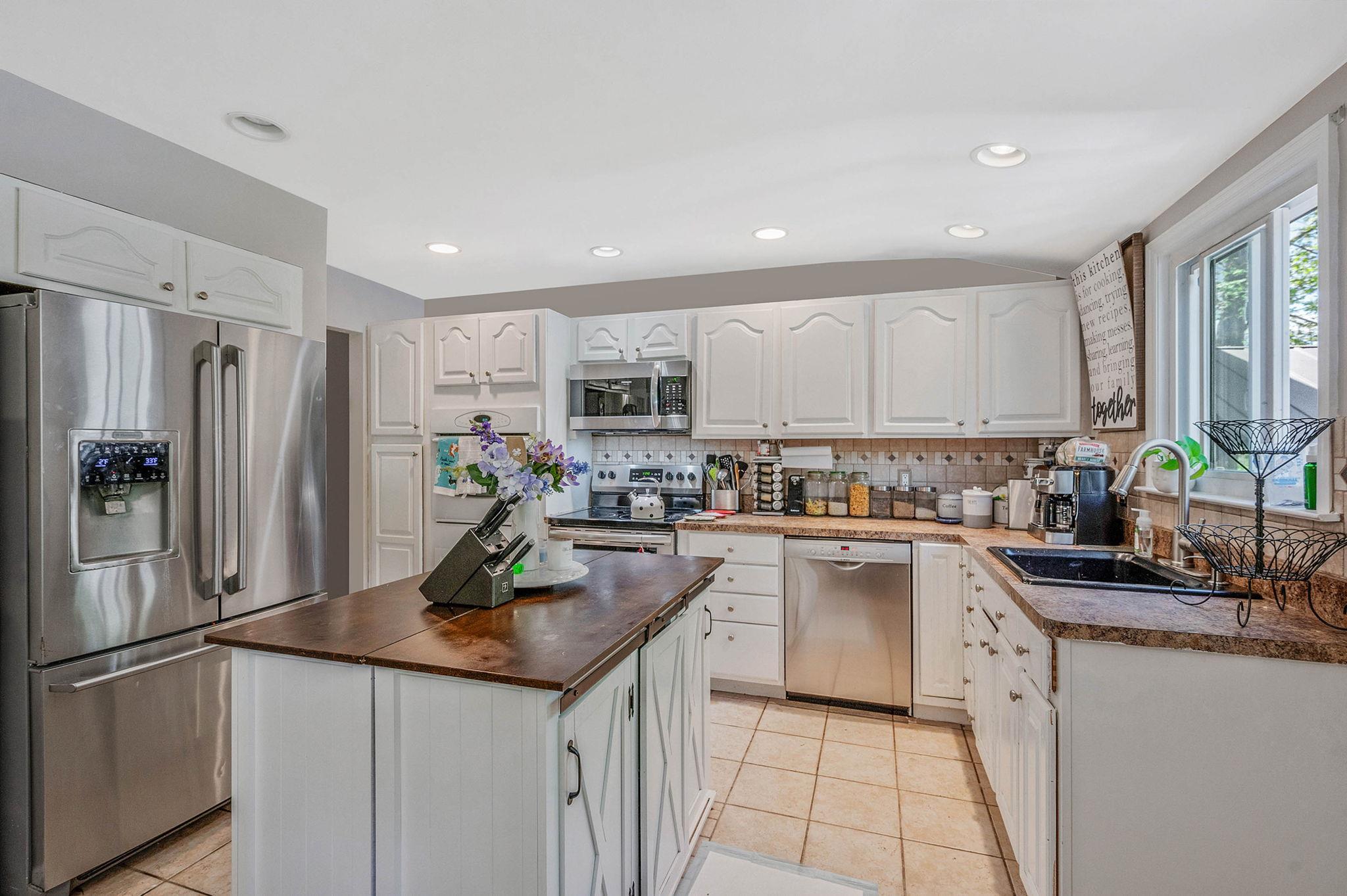 Single Family Waverly  Suffolk County, NY 11742, MLS-861665-4