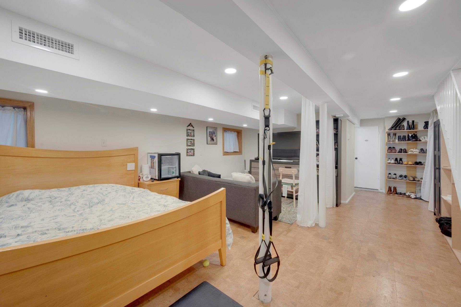 Single Family Faraday  Bronx, NY 10471, MLS-861679-33