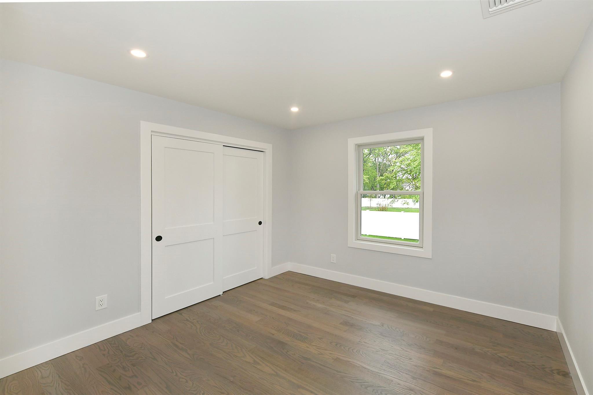 Single Family Elmwood  Suffolk County, NY 11704, MLS-861682-10