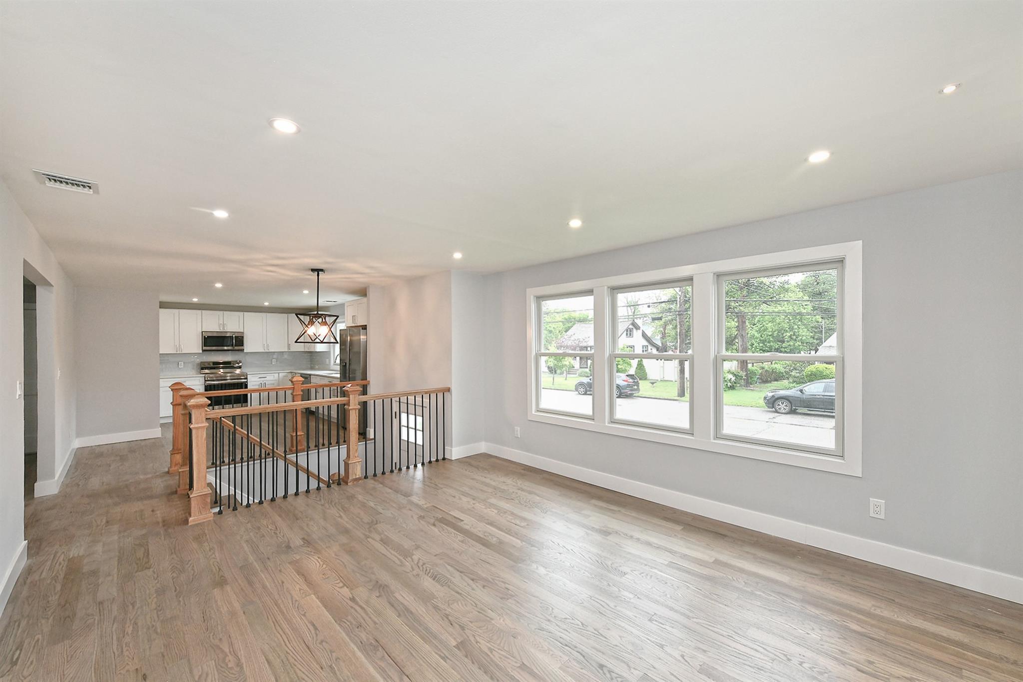 Single Family Elmwood  Suffolk County, NY 11704, MLS-861682-5