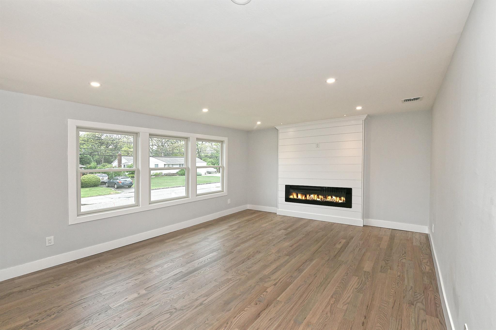 Single Family Elmwood  Suffolk County, NY 11704, MLS-861682-6