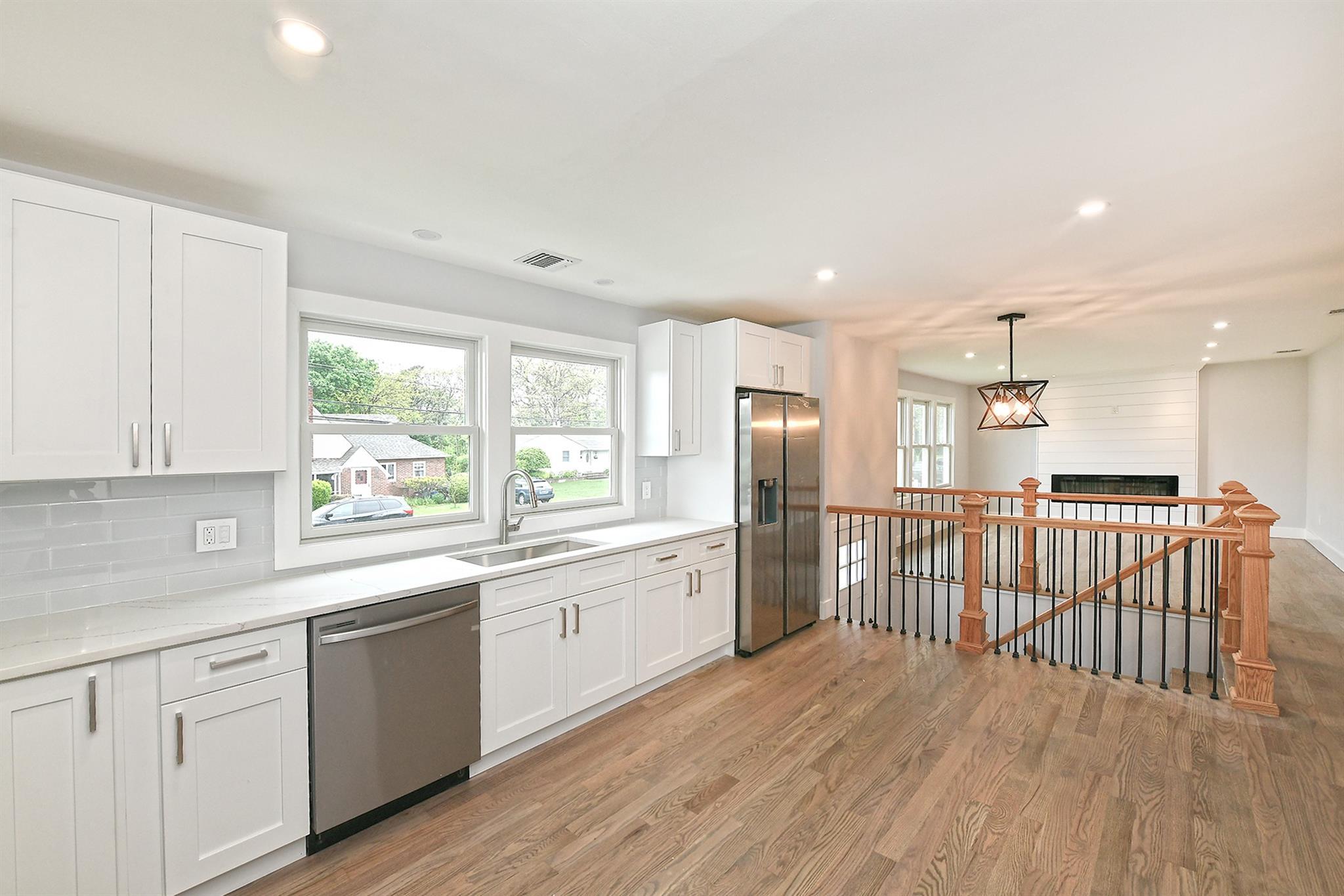 Single Family Elmwood  Suffolk County, NY 11704, MLS-861682-8