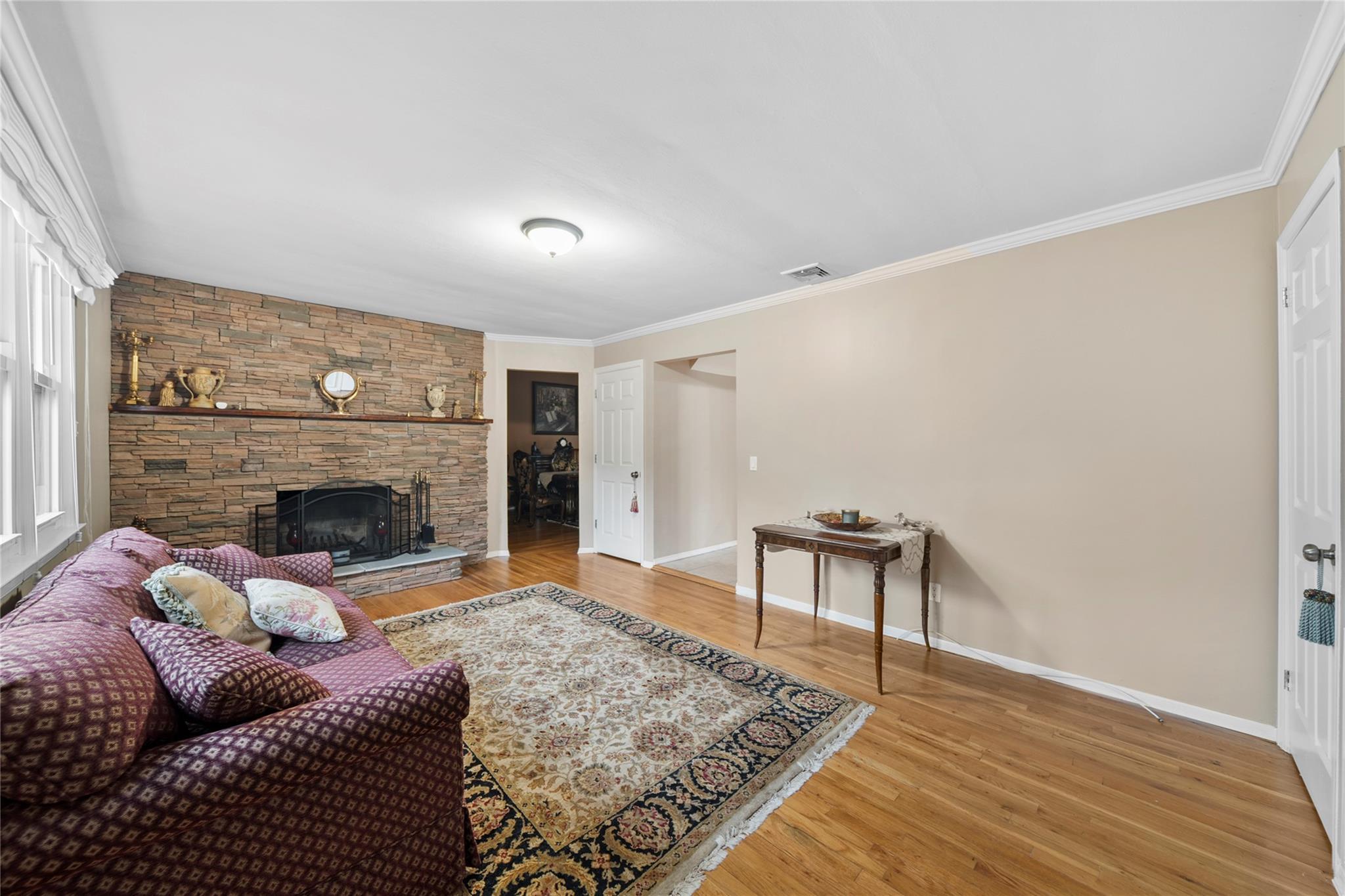 Single Family Maplewood  Suffolk County, NY 11746, MLS-861685-10