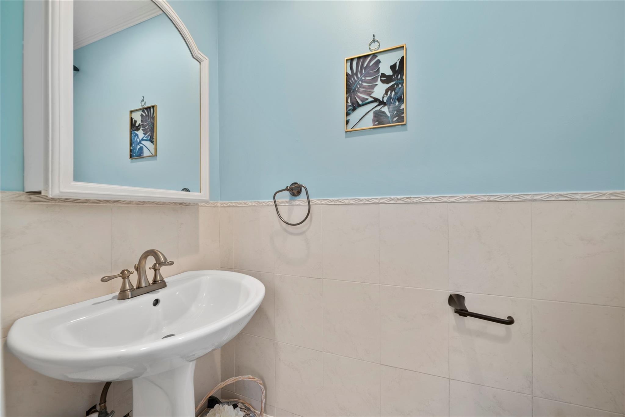 Single Family Maplewood  Suffolk County, NY 11746, MLS-861685-13