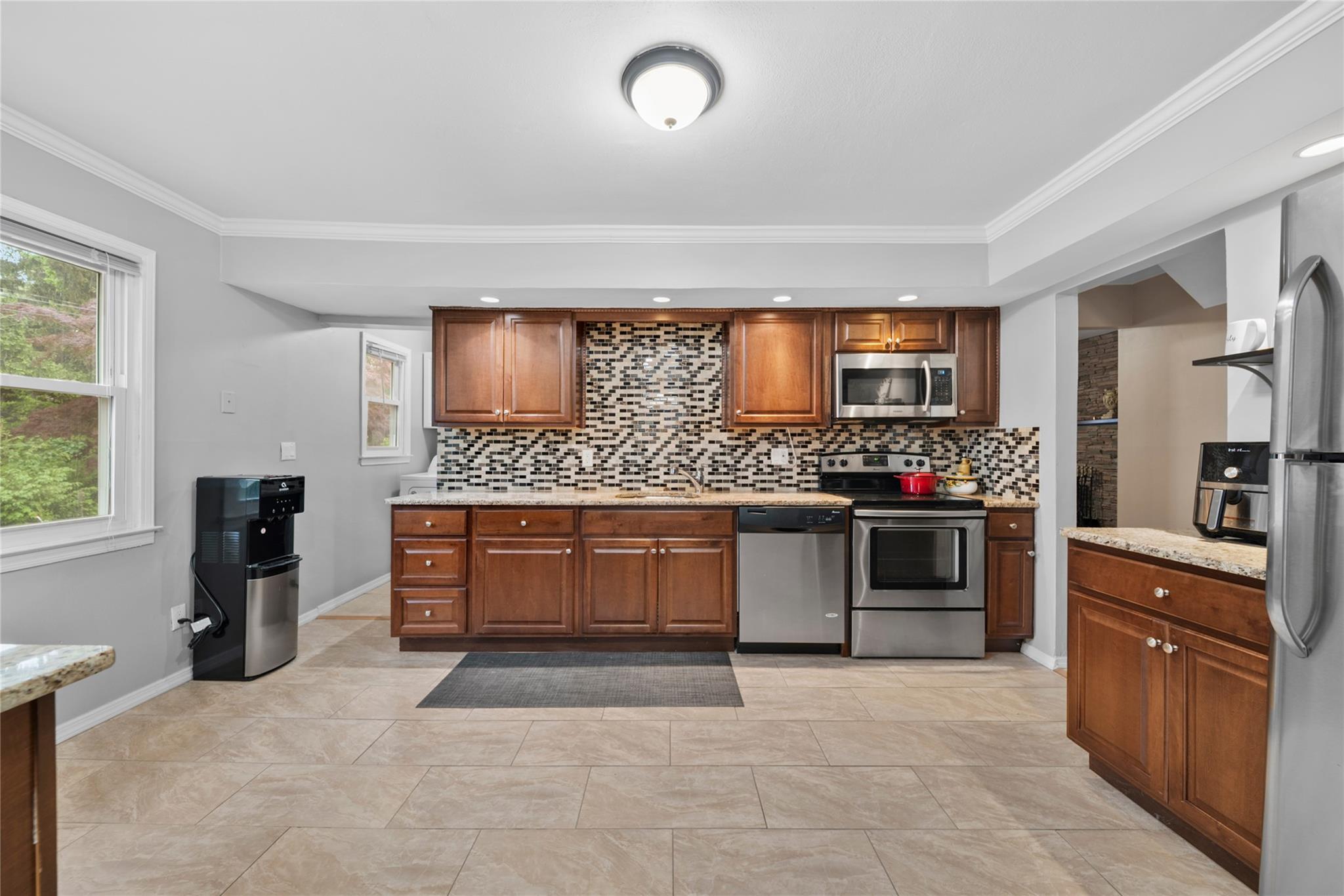 Single Family Maplewood  Suffolk County, NY 11746, MLS-861685-5