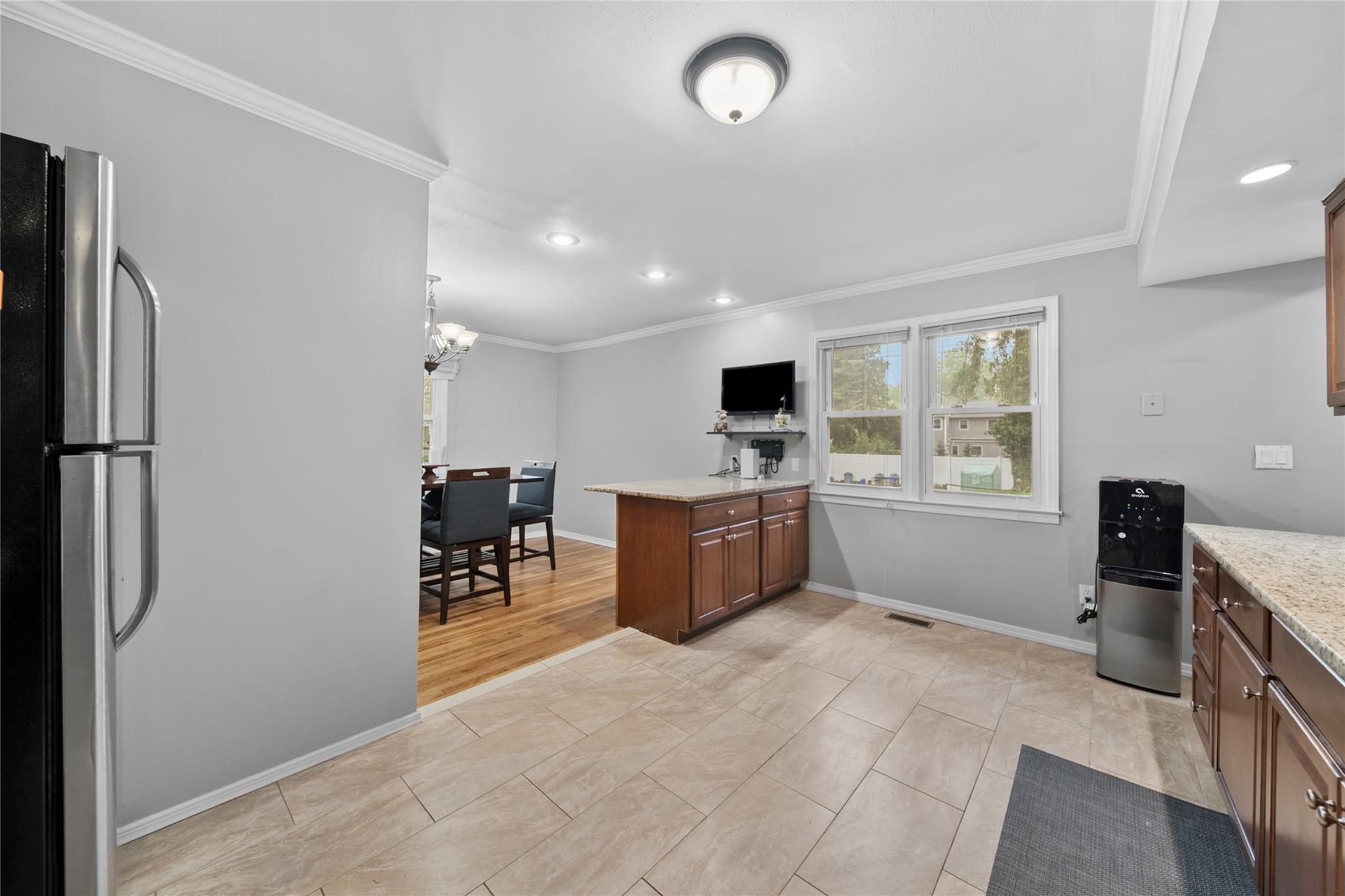 Single Family Maplewood  Suffolk County, NY 11746, MLS-861685-8