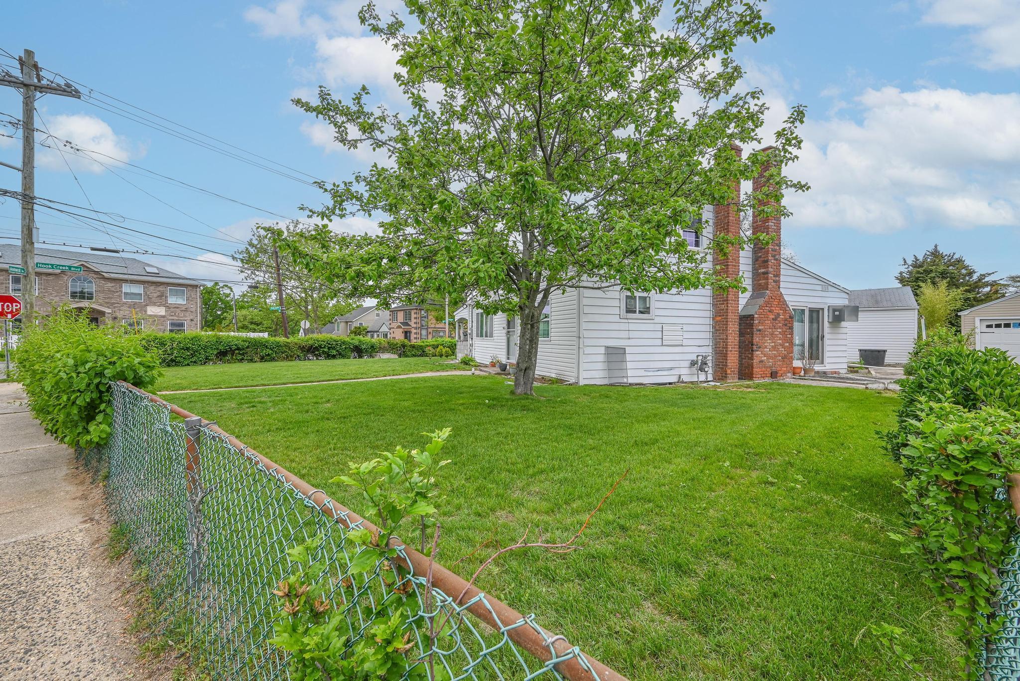 Single Family Hook Creek  Nassau County, NY 11580, MLS-861687-18