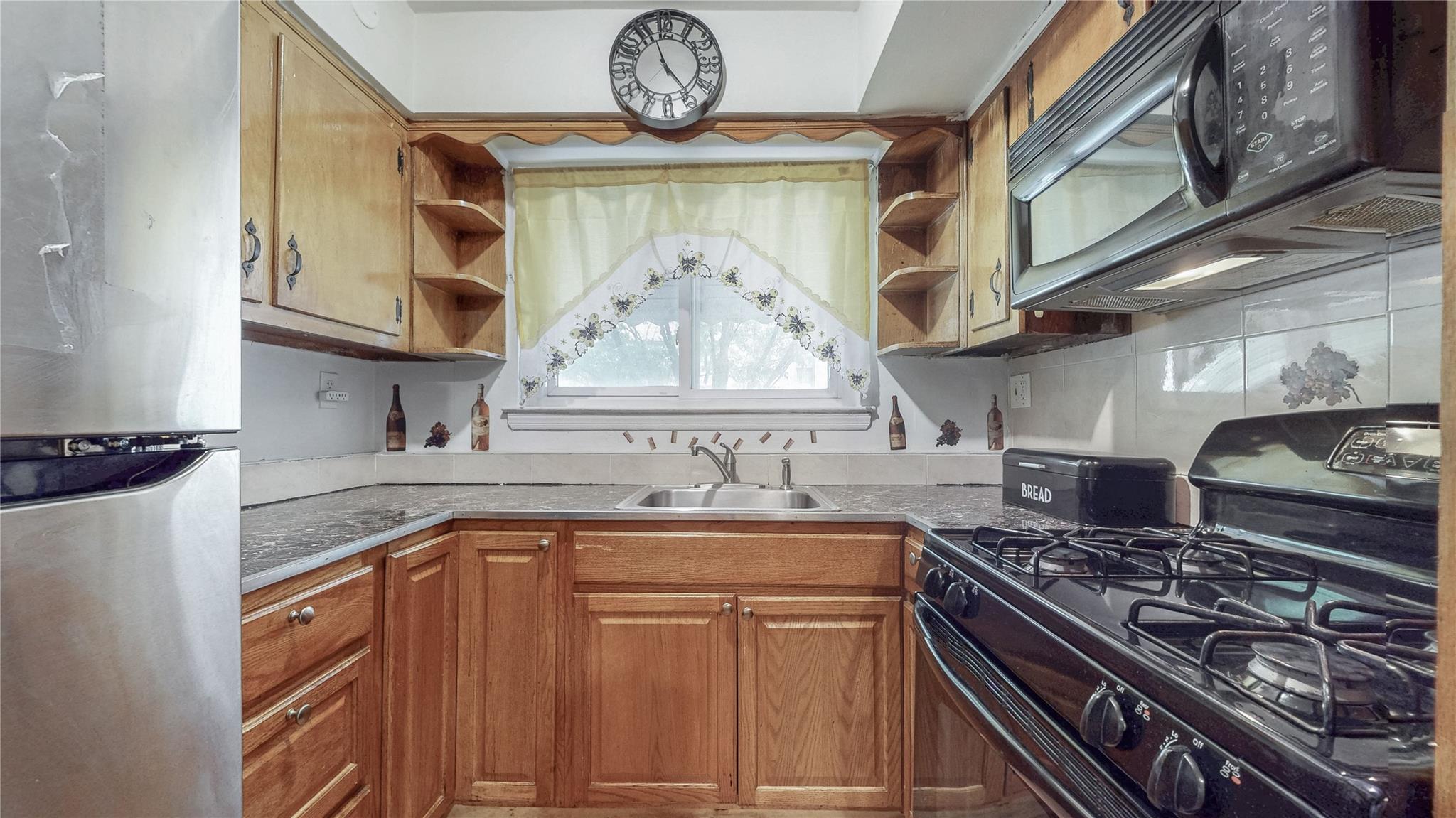 Single Family Bronxwood  Bronx, NY 10469, MLS-861737-11