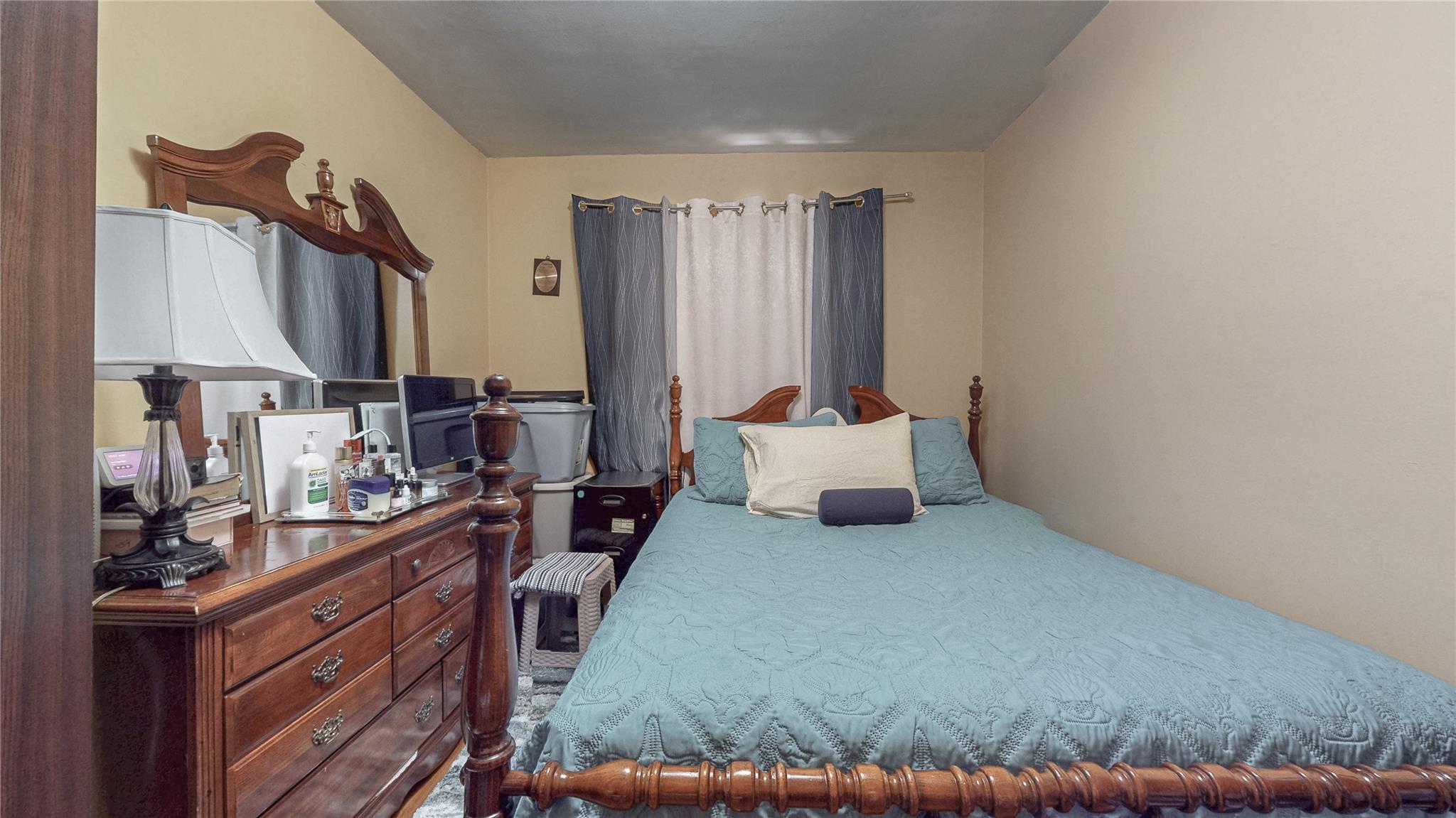 Single Family Bronxwood  Bronx, NY 10469, MLS-861737-15