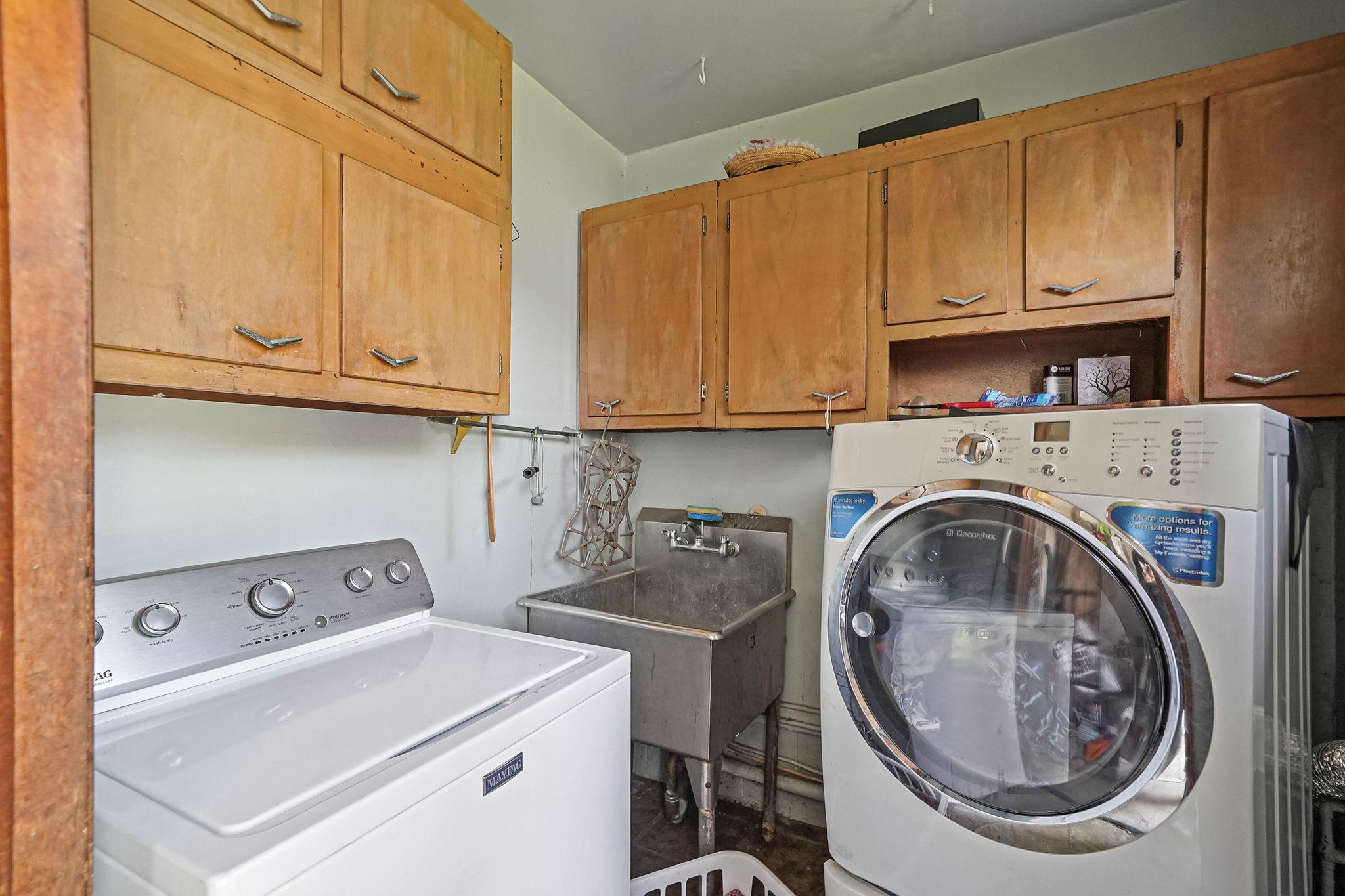 Single Family Tabor  Suffolk County, NY 11717, MLS-861750-41