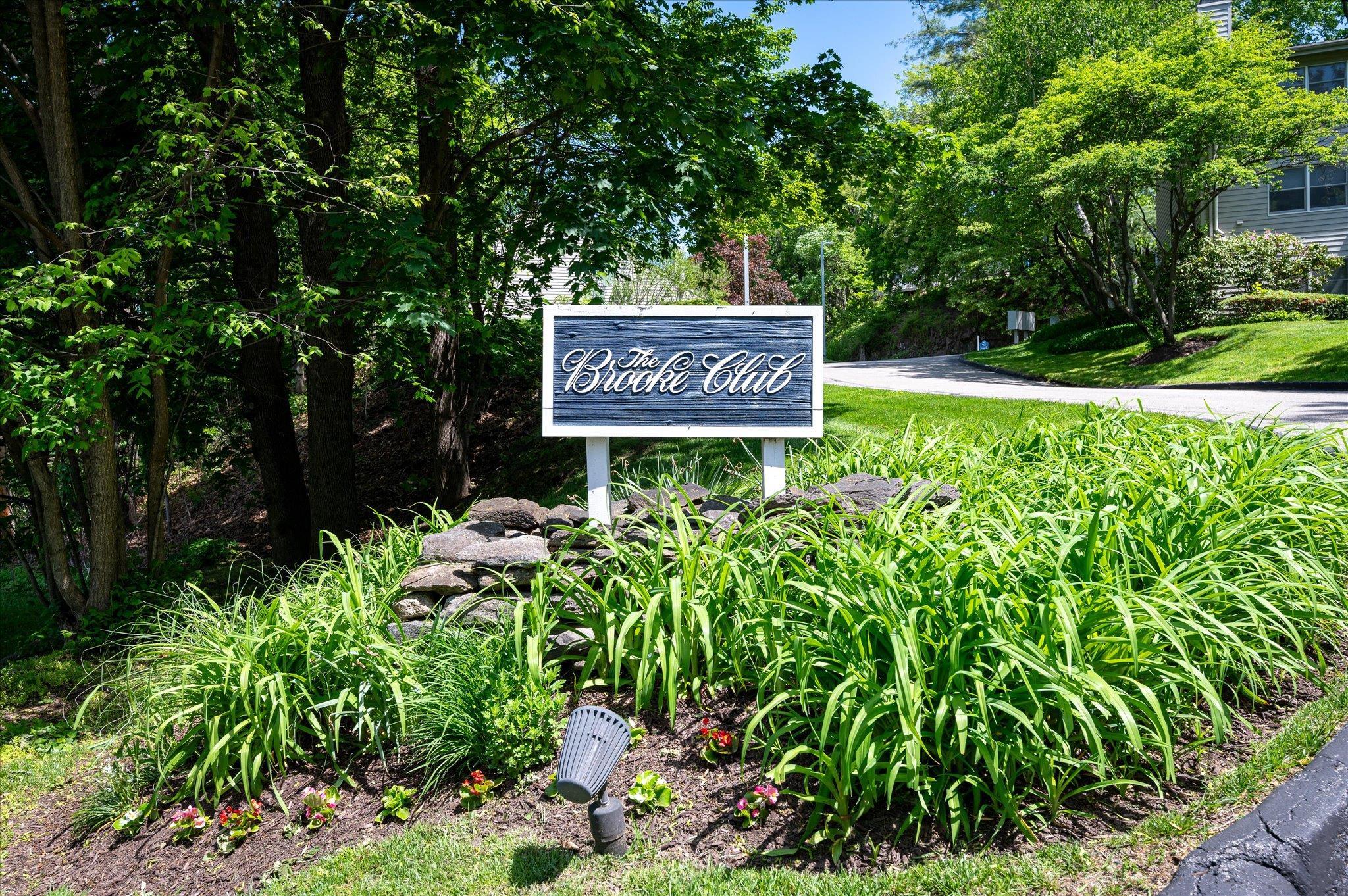 Single Family Brooke Club  Westchester County, NY 10526, MLS-861751-23