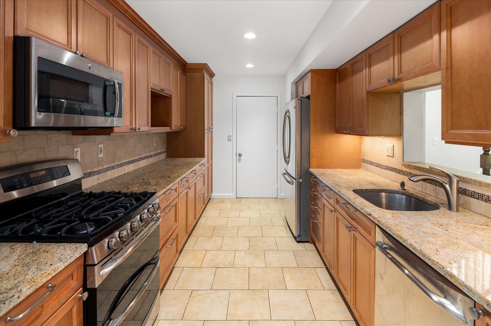 Single Family Brooke Club  Westchester County, NY 10526, MLS-861751-6