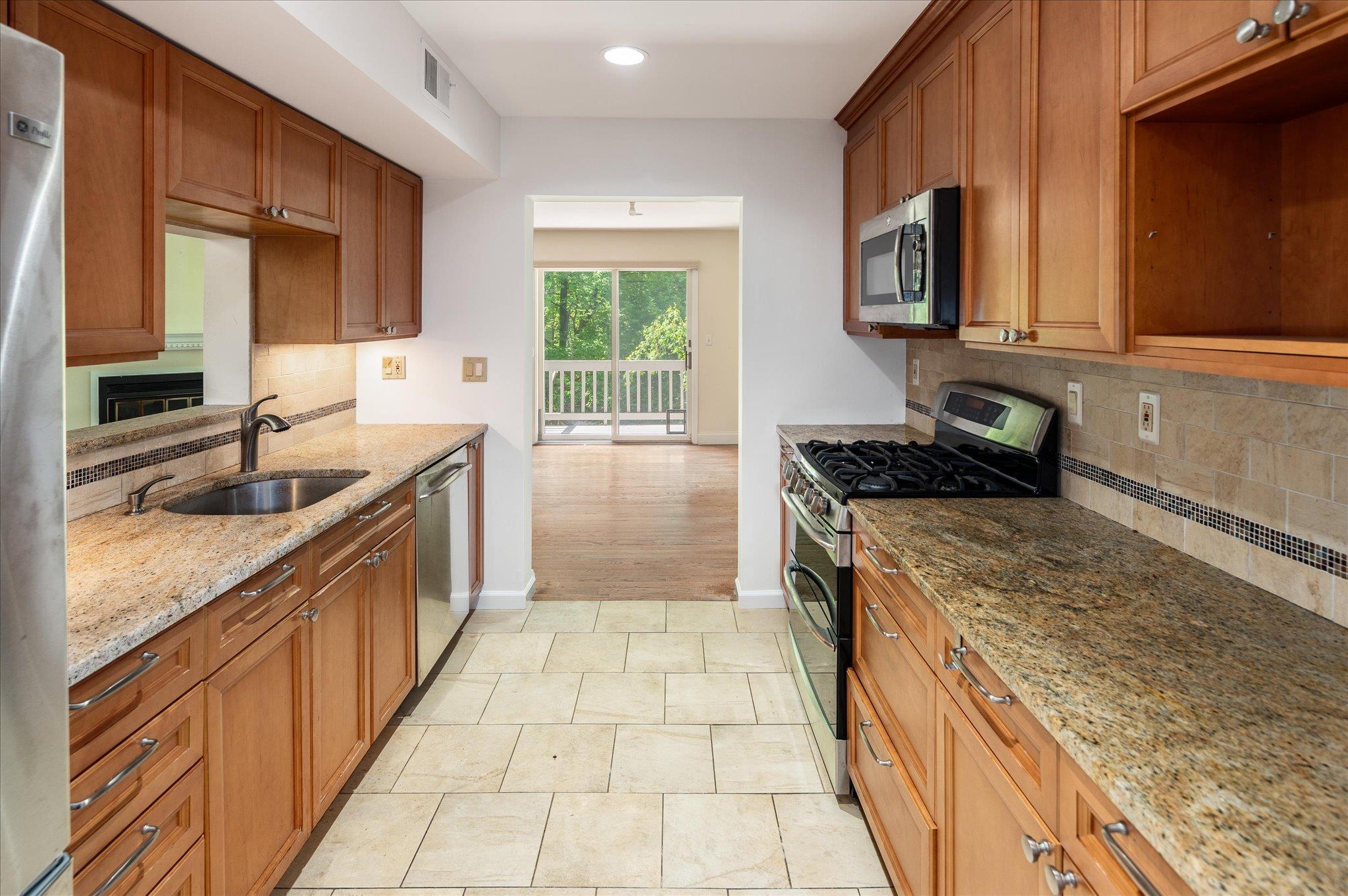 Single Family Brooke Club  Westchester County, NY 10526, MLS-861751-7