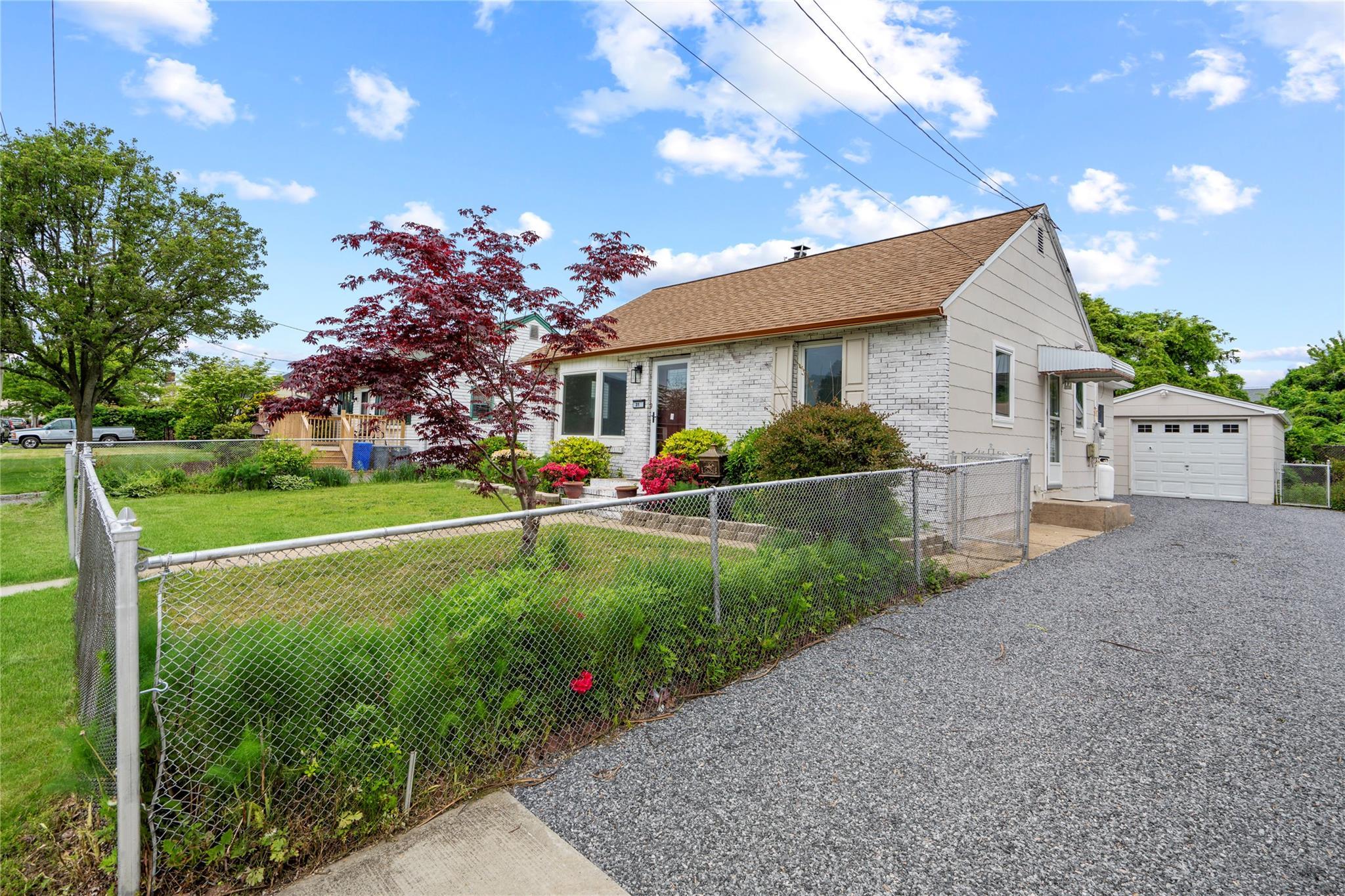 Single Family Brennan  Suffolk County, NY 11729, MLS-861765-3