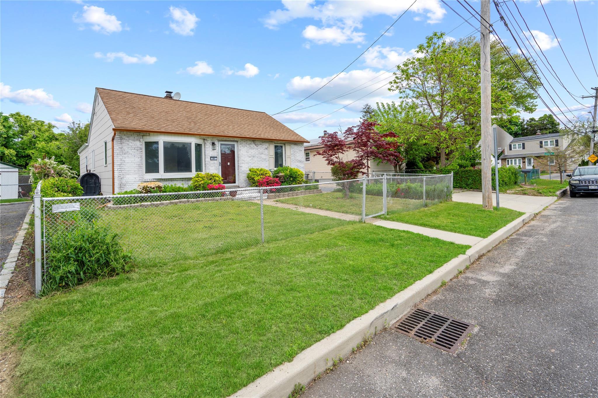Single Family Brennan  Suffolk County, NY 11729, MLS-861765-4