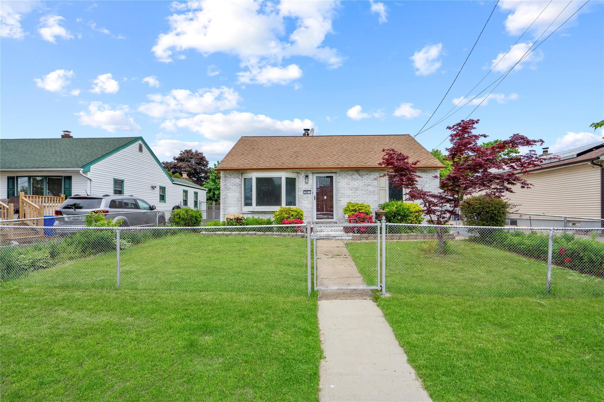 Single Family Brennan  Suffolk County, NY 11729, MLS-861765-5