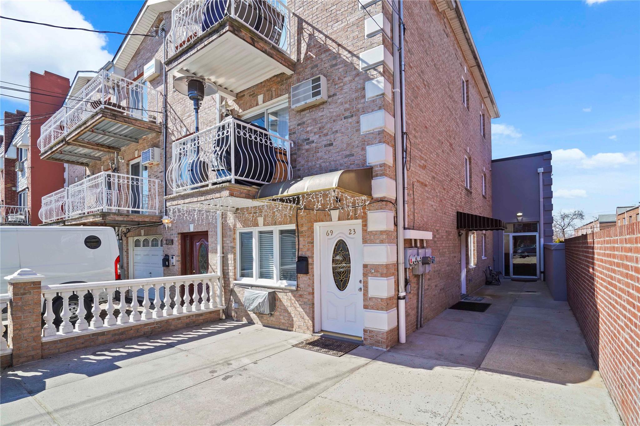 Single Family 62  Queens, NY 11379, MLS-861768-38