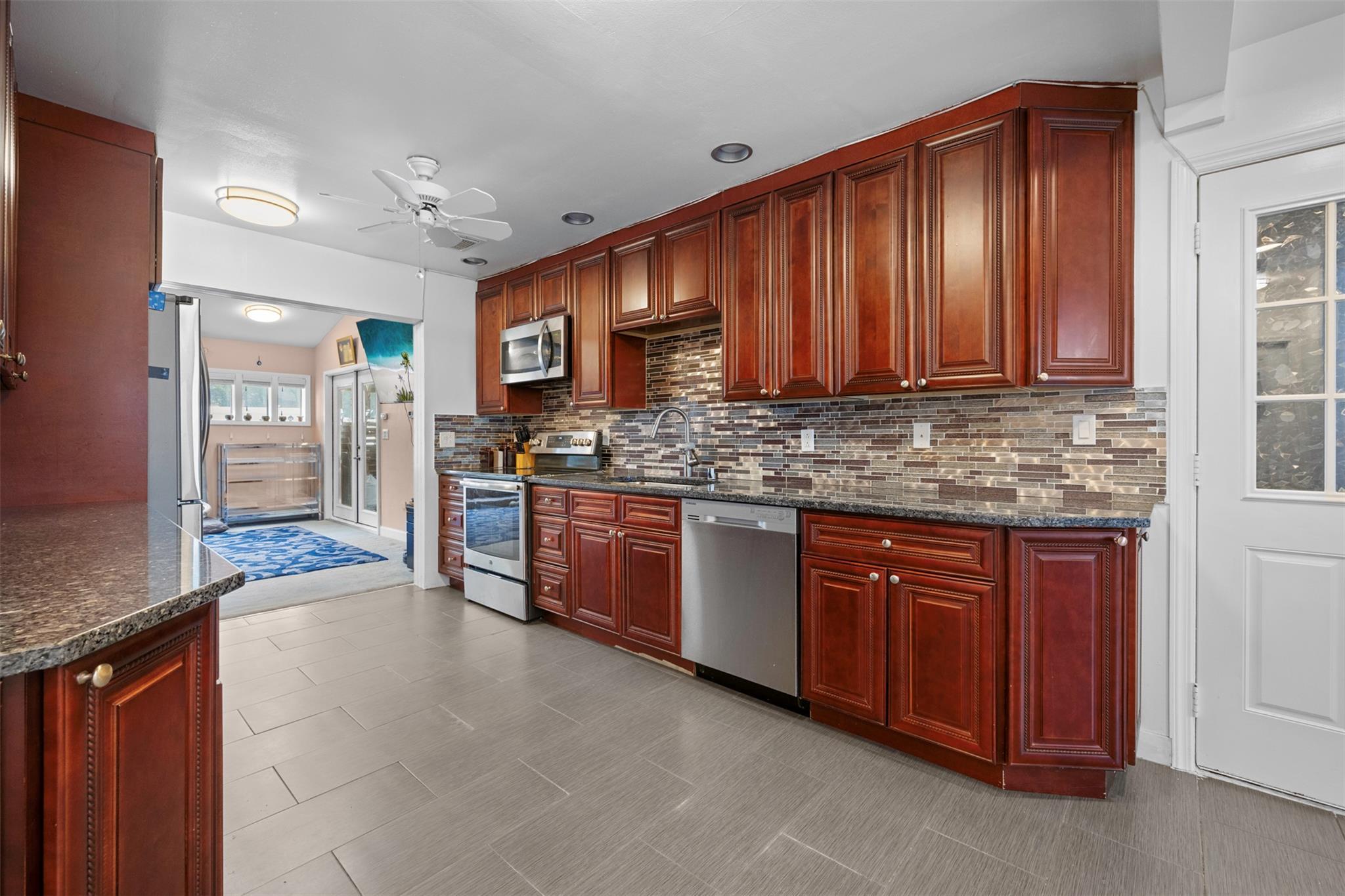 Single Family Oakhurst  Suffolk County, NY 11746, MLS-861778-10
