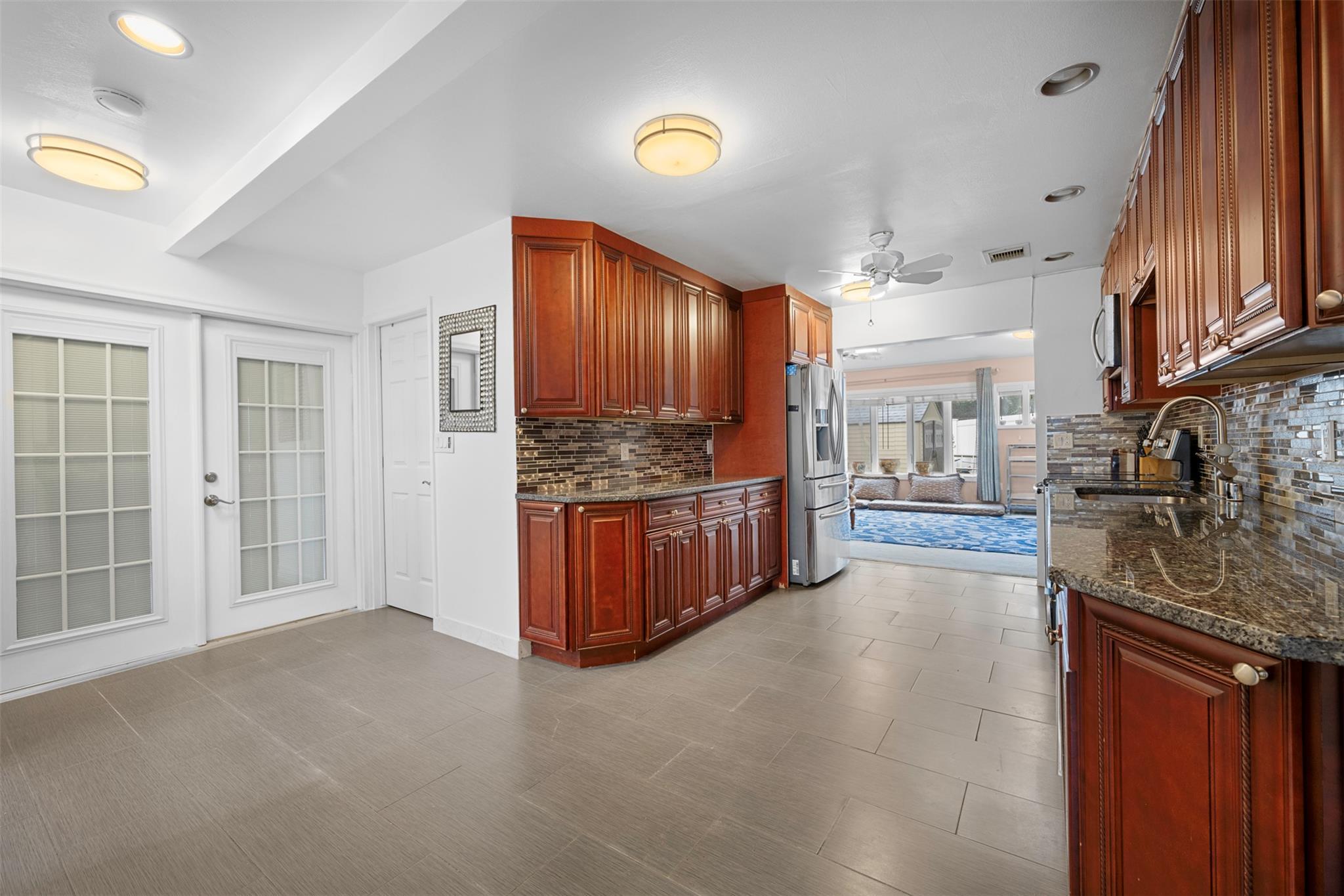 Single Family Oakhurst  Suffolk County, NY 11746, MLS-861778-11
