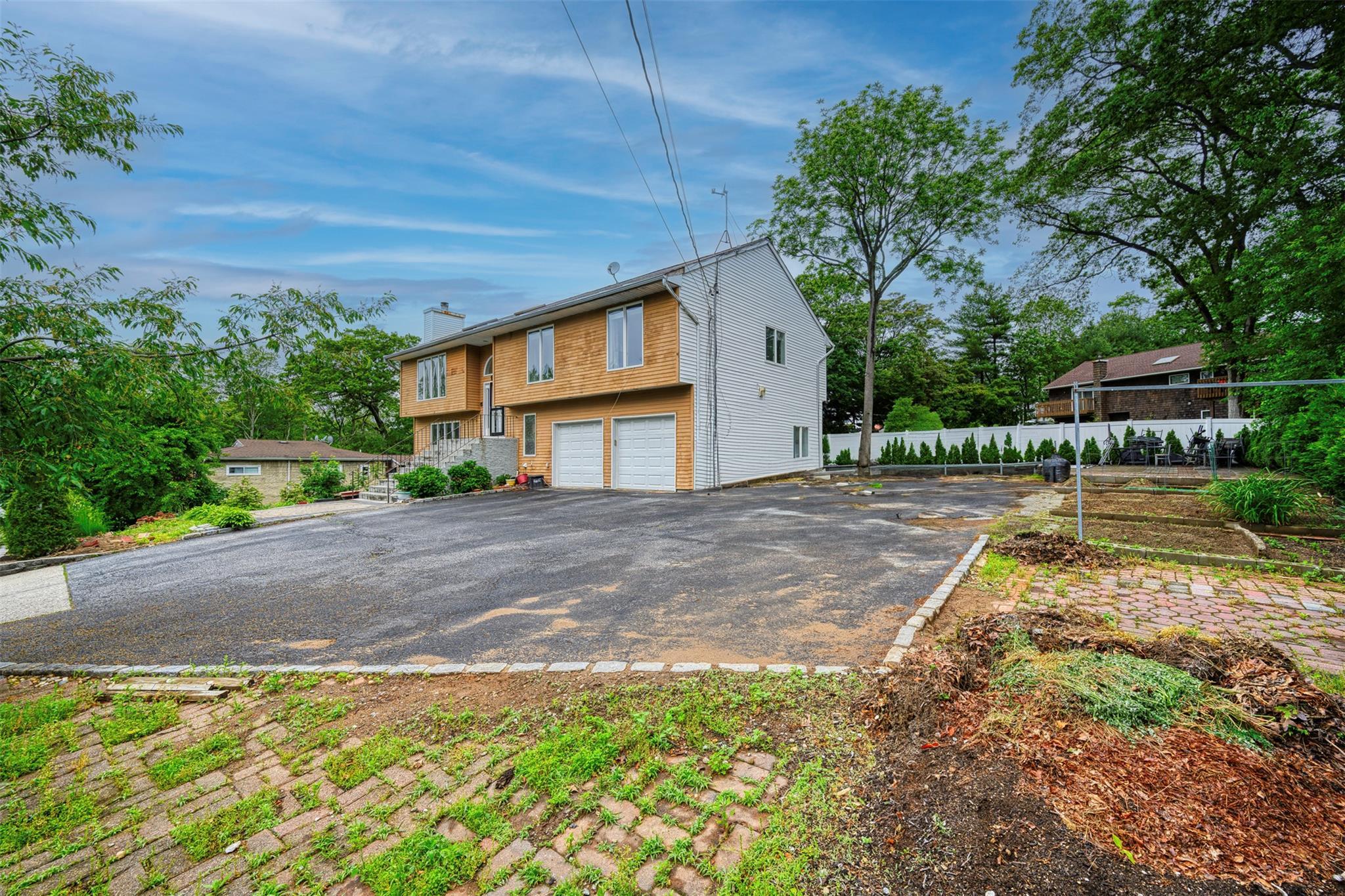 Single Family Oakhurst  Suffolk County, NY 11746, MLS-861778-2