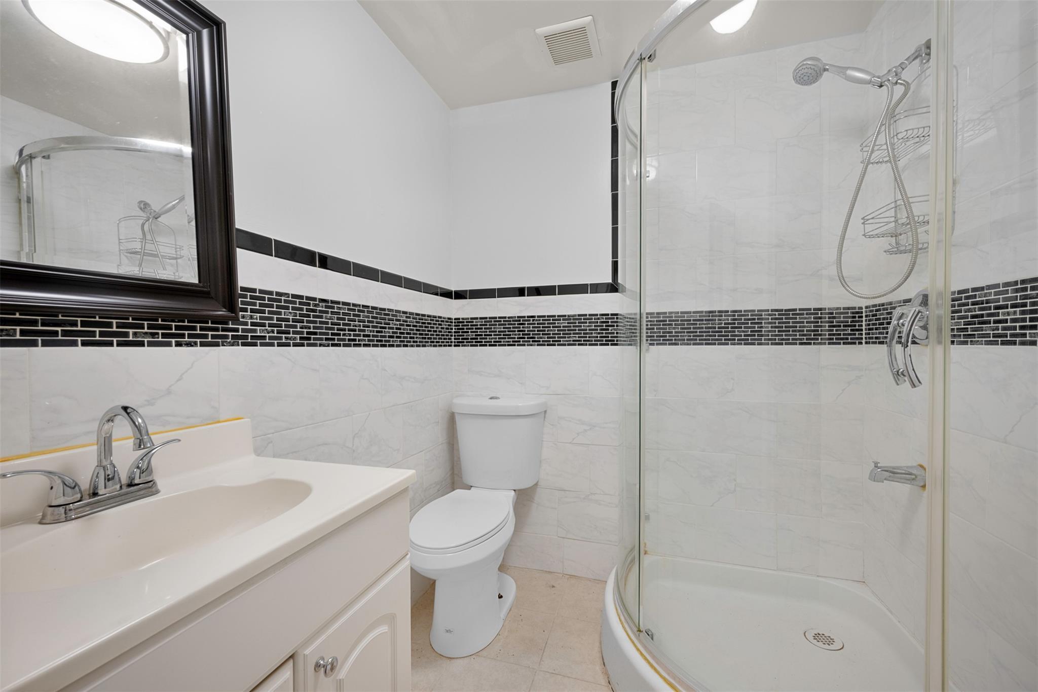 Single Family Oakhurst  Suffolk County, NY 11746, MLS-861778-38