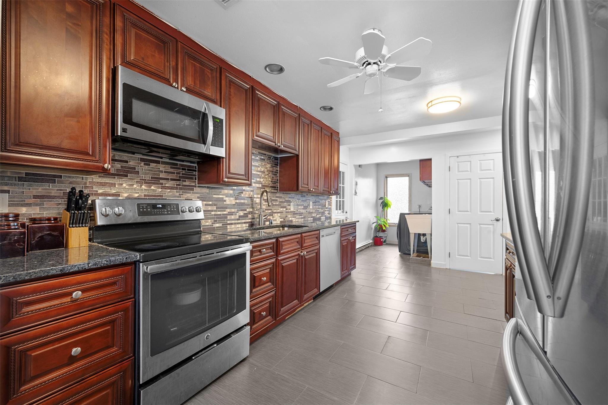 Single Family Oakhurst  Suffolk County, NY 11746, MLS-861778-8