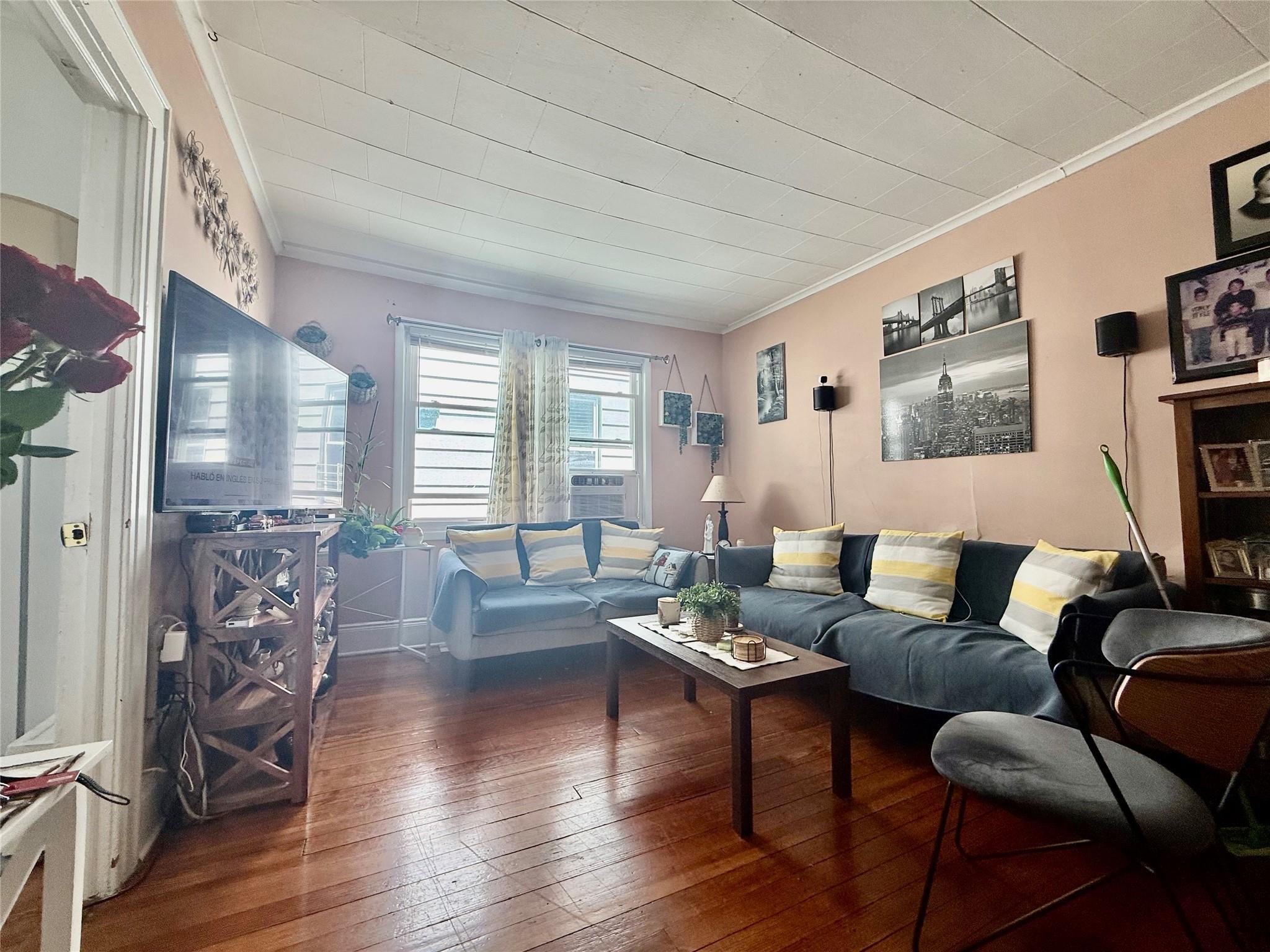 Single Family 58th  Queens, NY 11378, MLS-861786-6