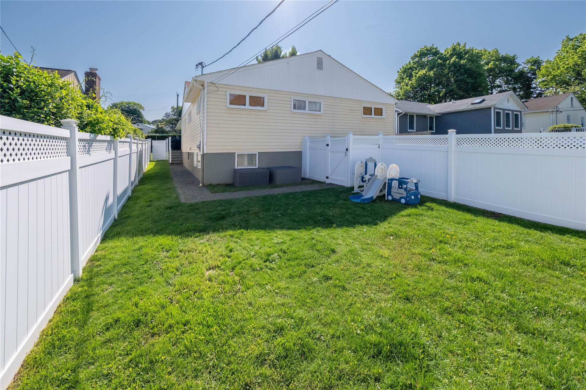 Single Family Price  Westchester County, NY 10522, MLS-861798-24