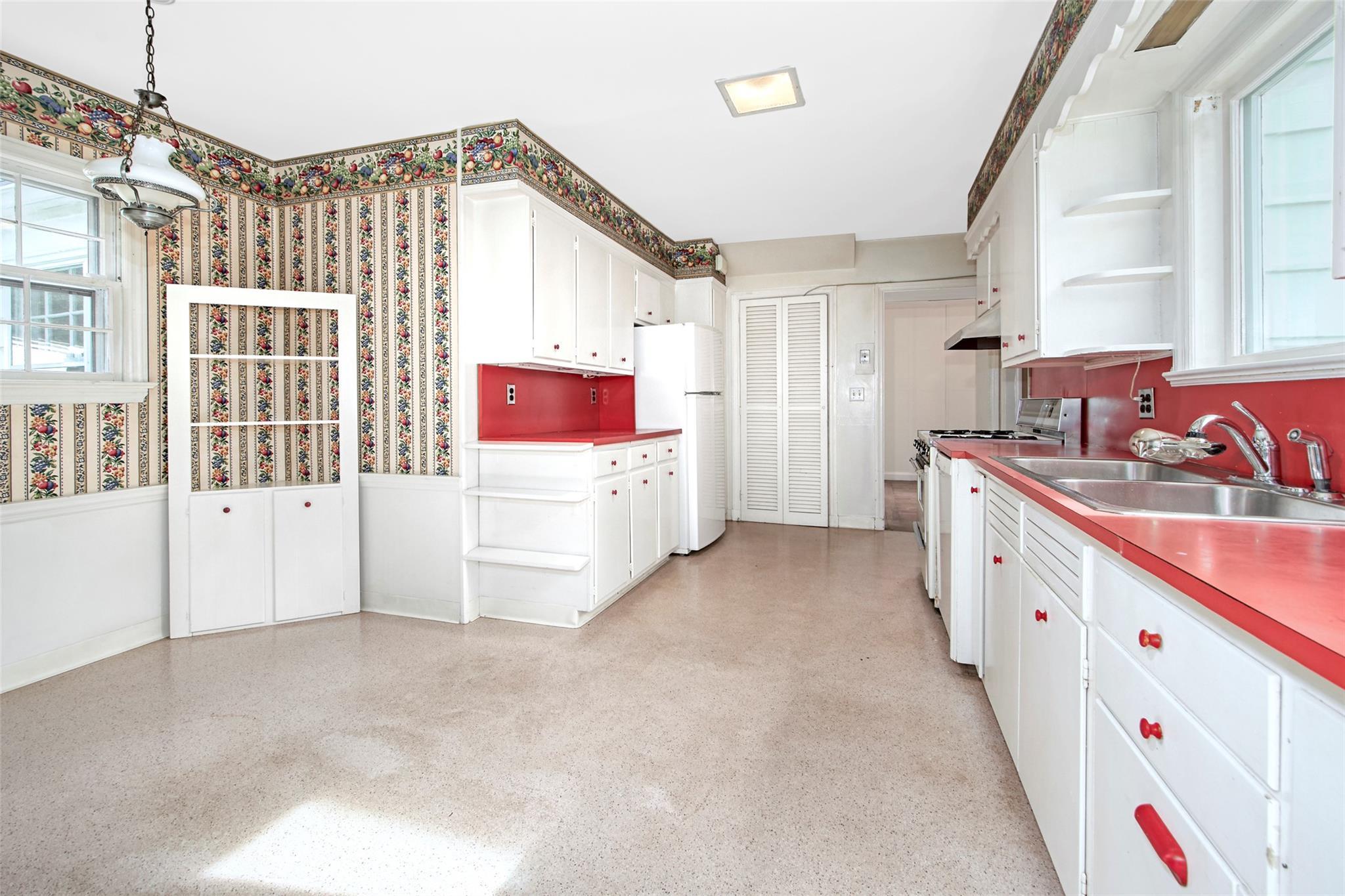Single Family Betsy Brown  Westchester County, NY 10573, MLS-861803-11