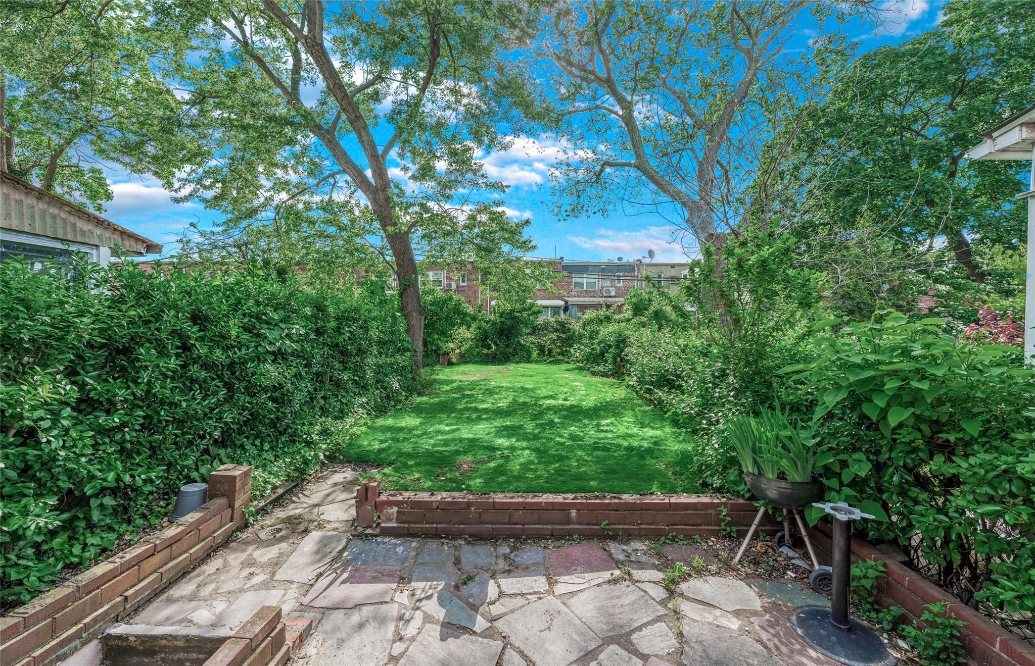 Single Family 196  Queens, NY 11358, MLS-861808-12