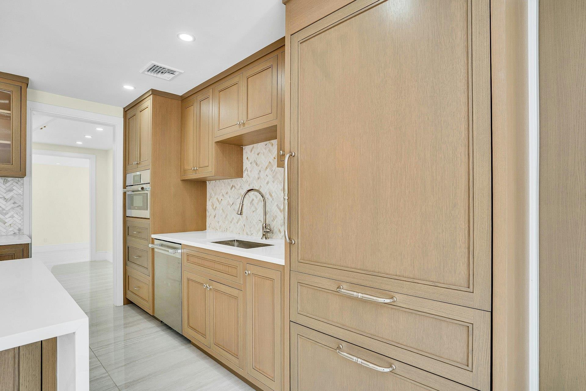 Single Family Mcculloch  Suffolk County, NY 11746, MLS-861813-18