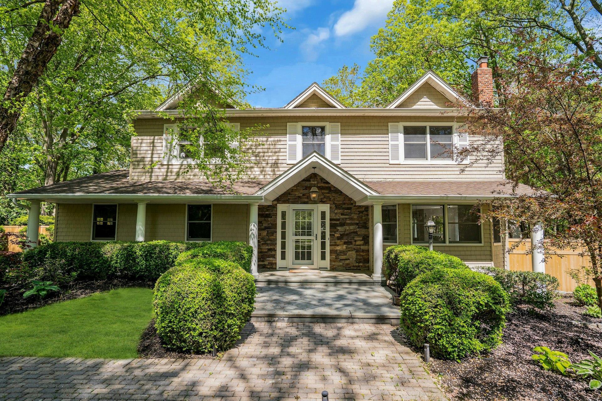 Single Family Mcculloch  Suffolk County, NY 11746, MLS-861813-2