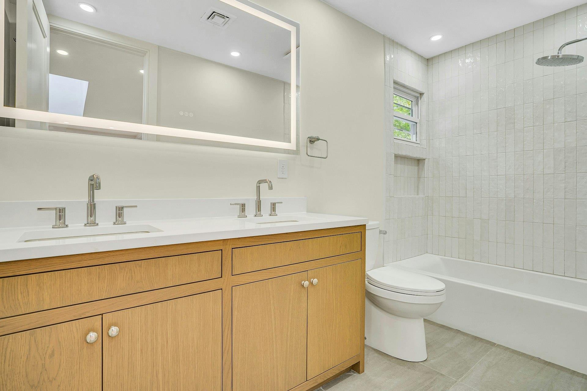 Single Family Mcculloch  Suffolk County, NY 11746, MLS-861813-29
