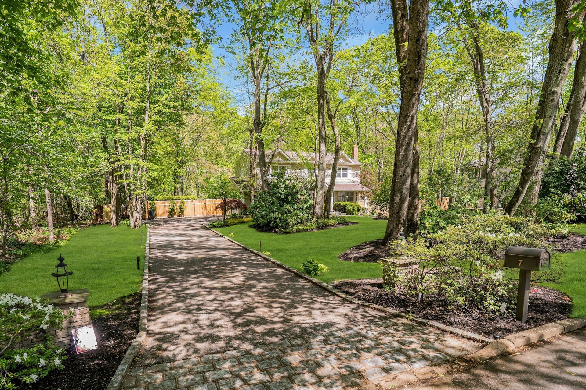 Single Family Mcculloch  Suffolk County, NY 11746, MLS-861813-3