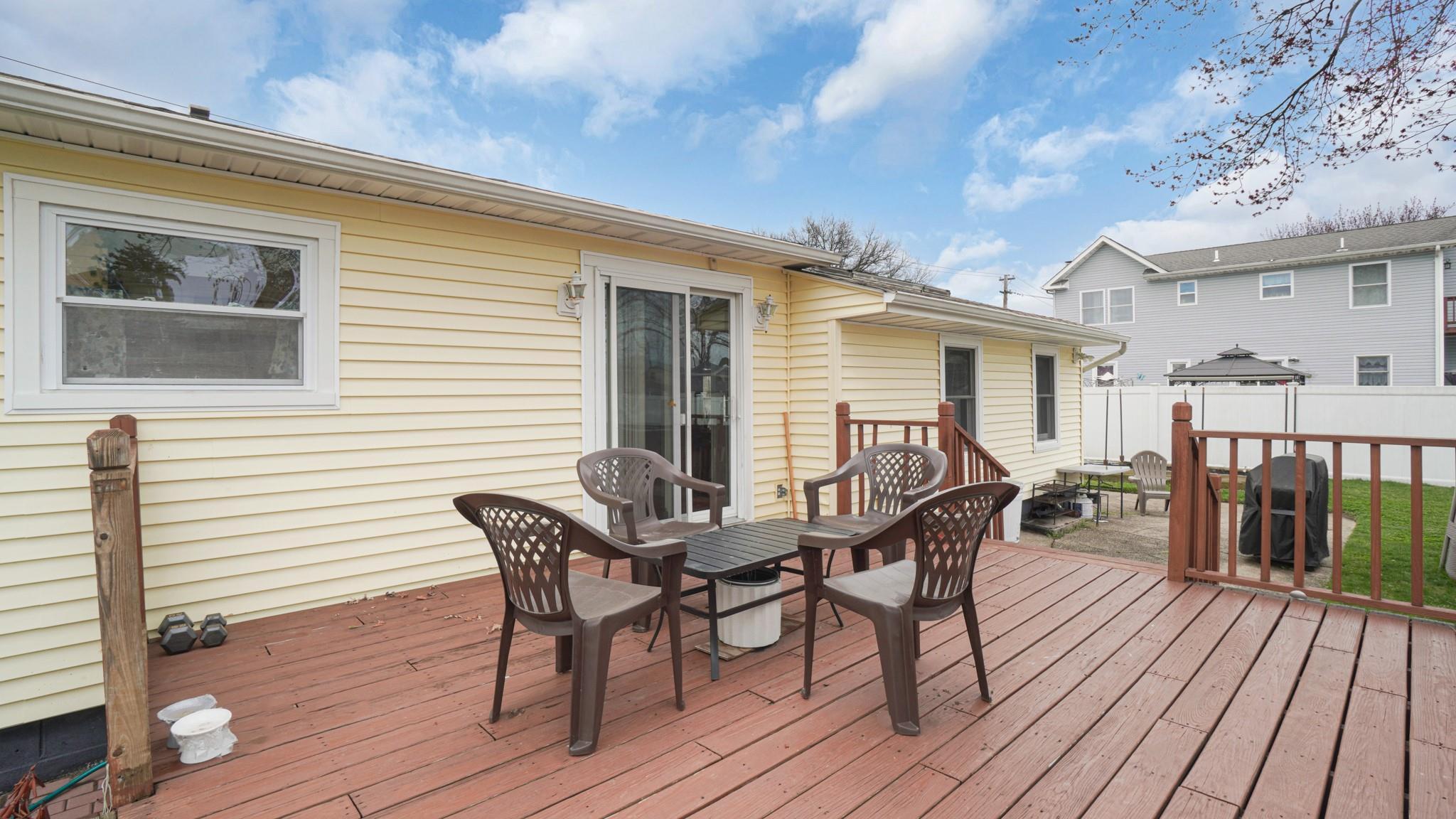 Single Family Peconic  Suffolk County, NY 11704, MLS-861830-7