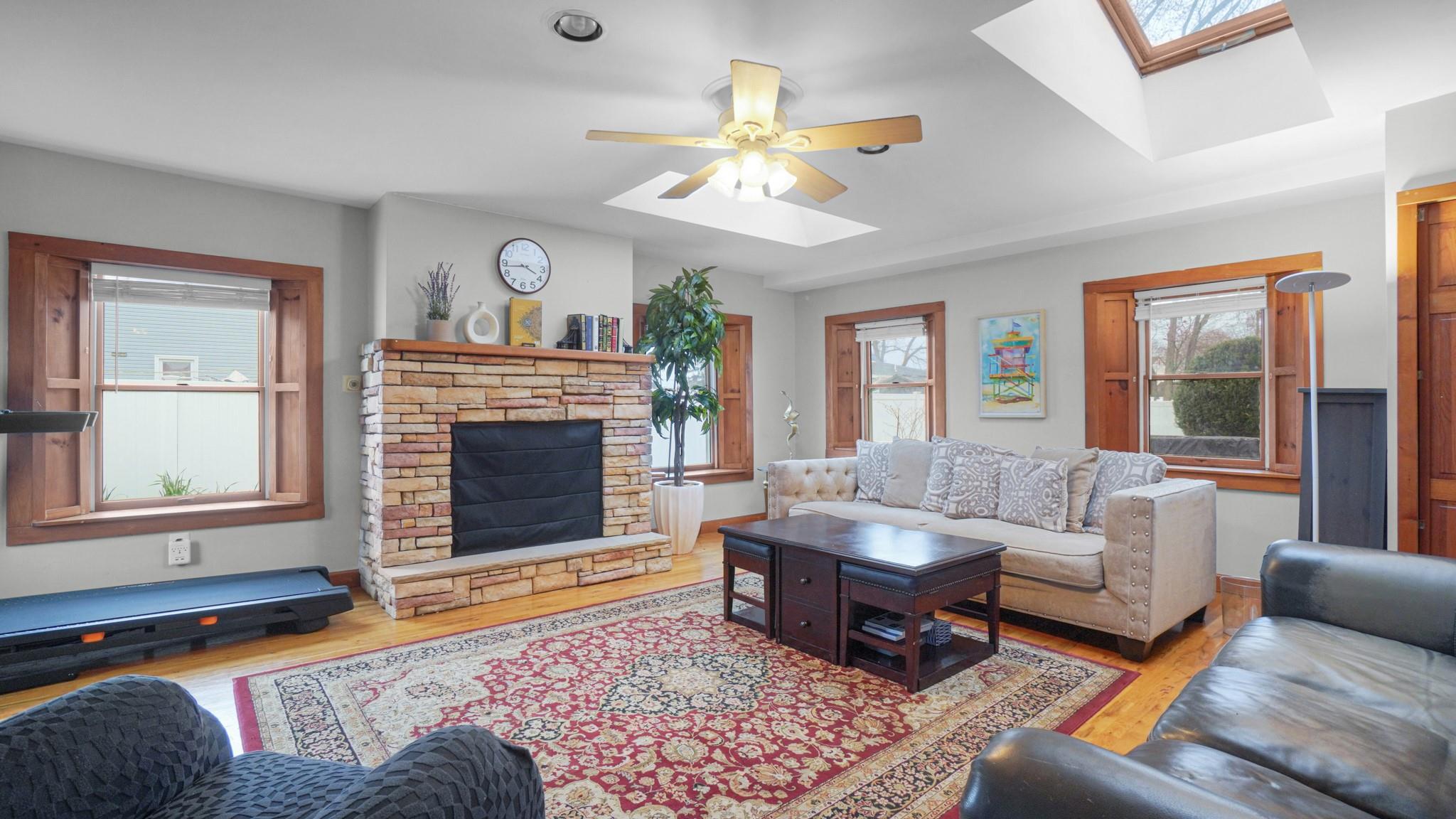Single Family Peconic  Suffolk County, NY 11704, MLS-861830-8