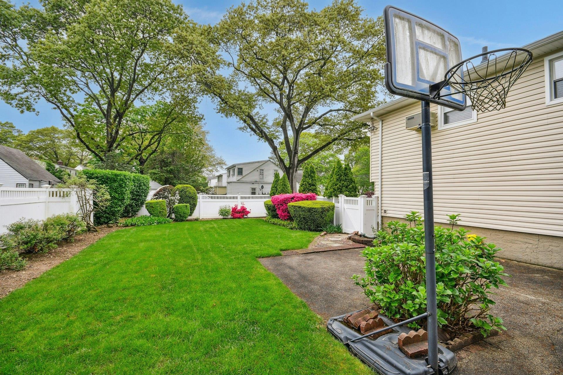Single Family Sylvia  Nassau County, NY 11510, MLS-861871-21