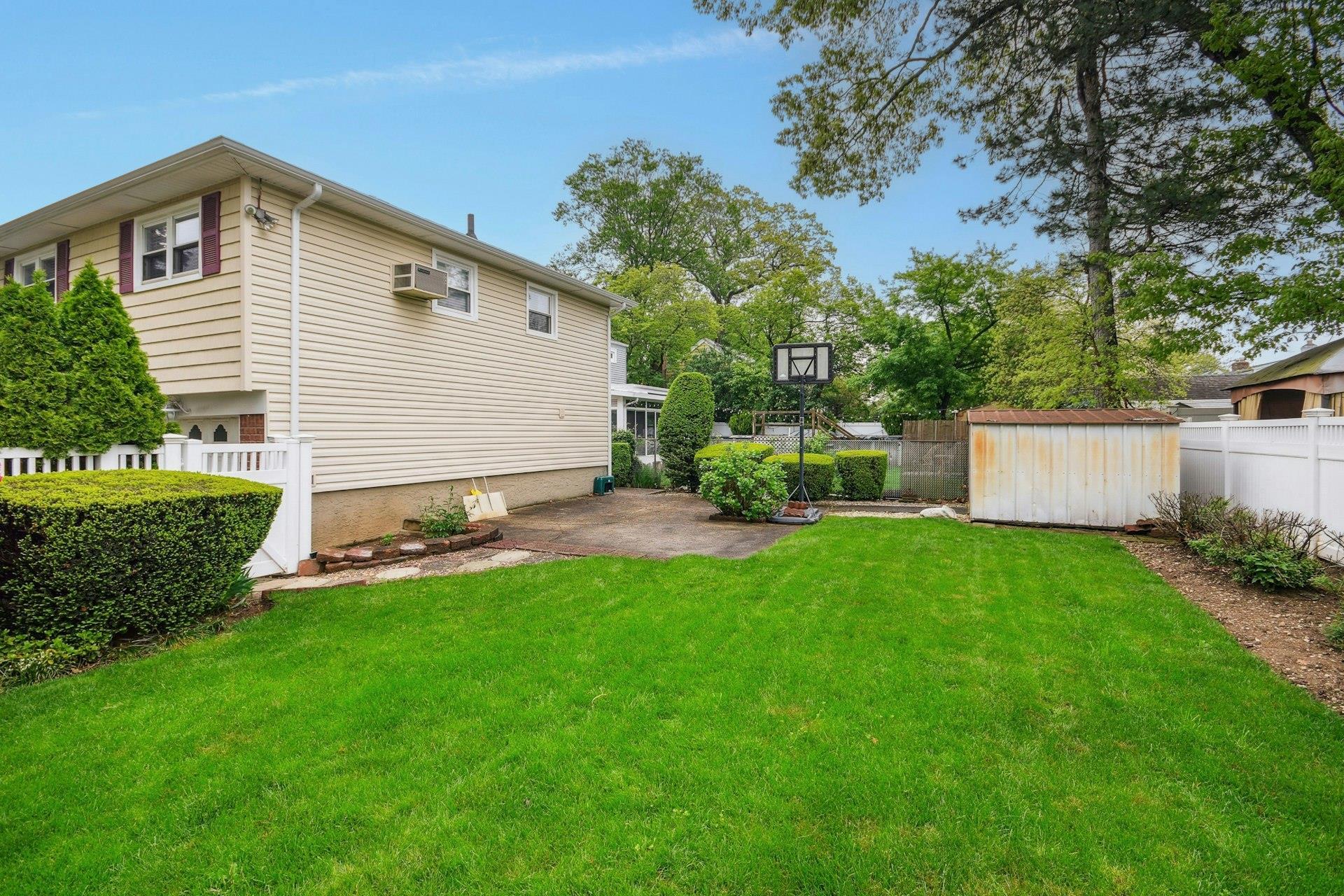 Single Family Sylvia  Nassau County, NY 11510, MLS-861871-23