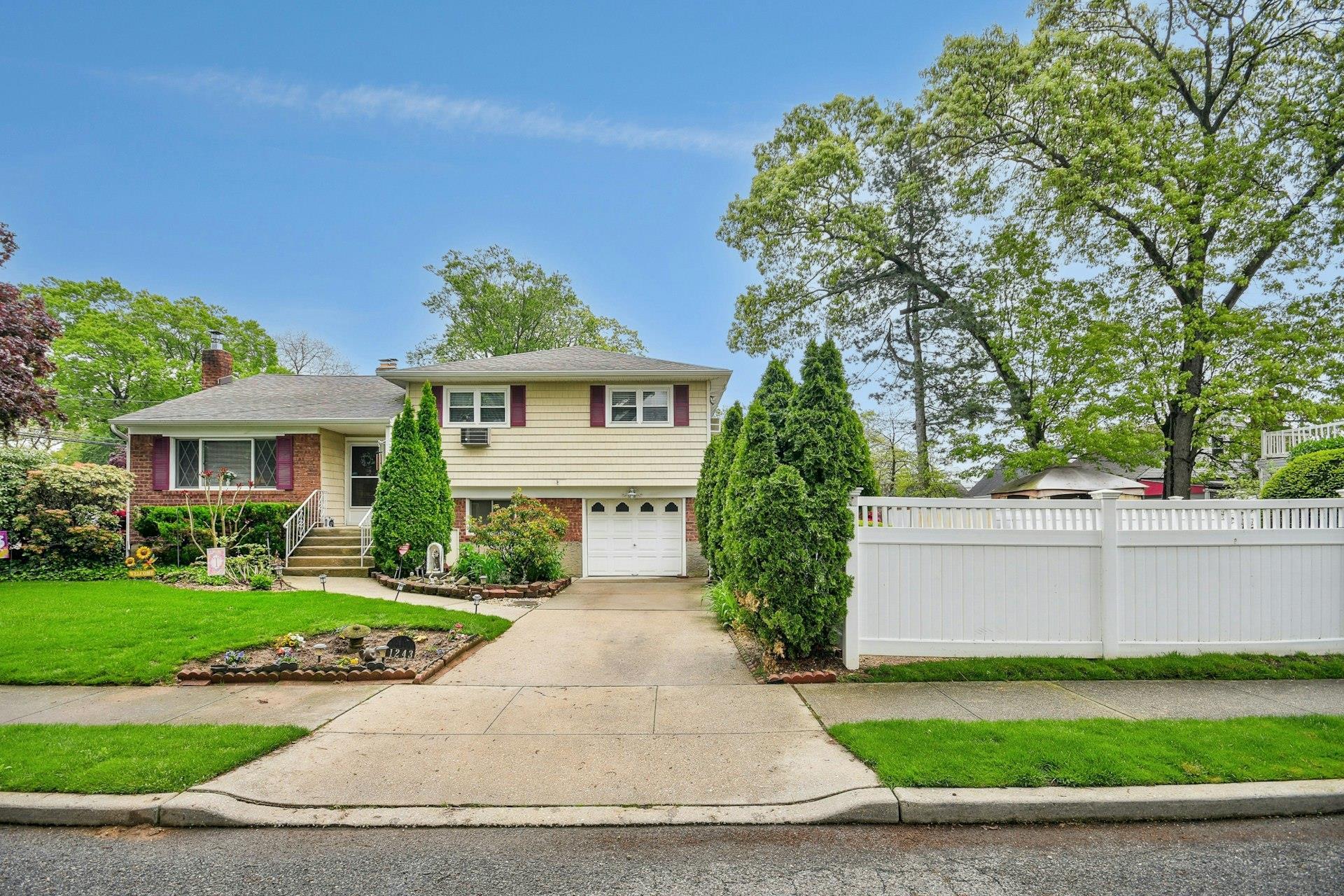 Single Family Sylvia  Nassau County, NY 11510, MLS-861871-3
