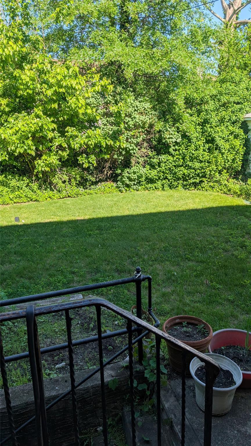 Single Family Surrey  Nassau County, NY 11040, MLS-861876-12