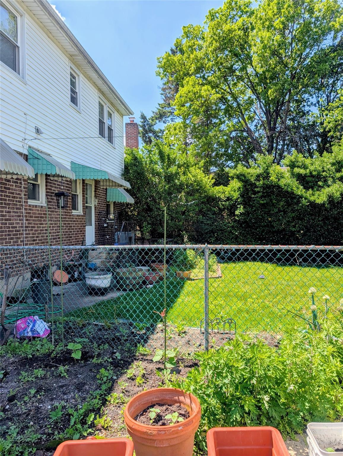 Single Family Surrey  Nassau County, NY 11040, MLS-861876-13