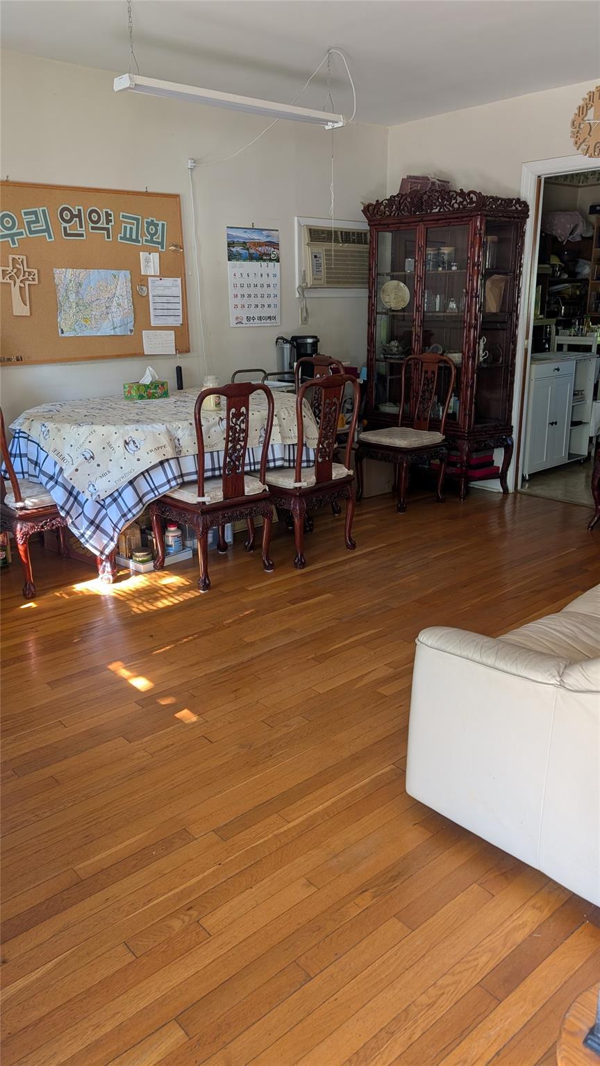 Single Family Surrey  Nassau County, NY 11040, MLS-861876-2