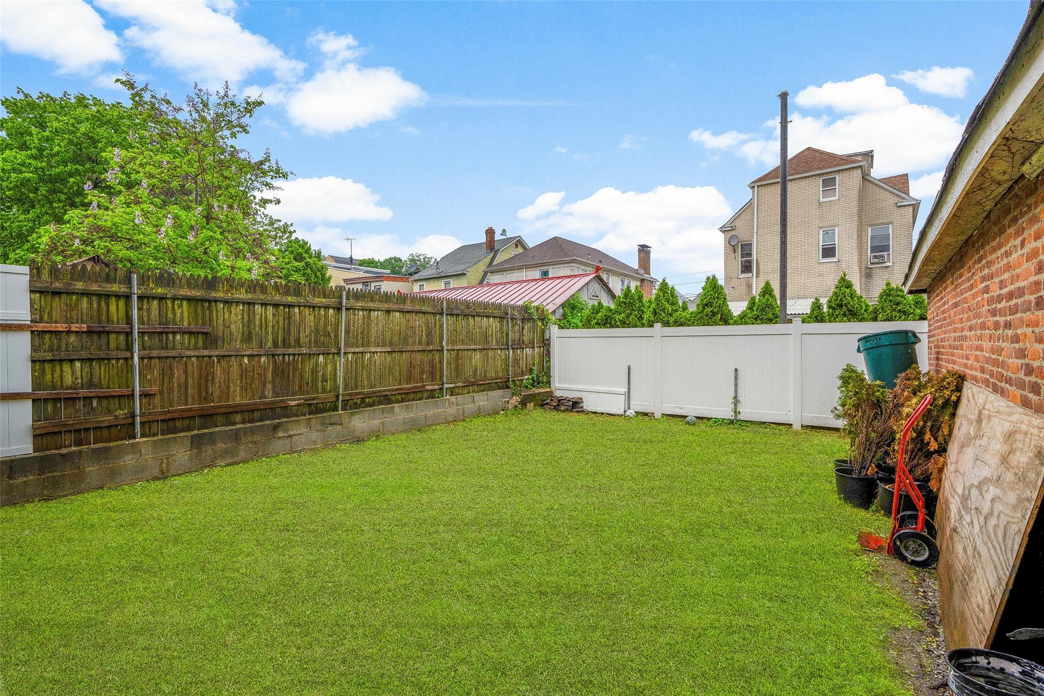 Single Family Sherwood  Westchester County, NY 10704, MLS-861881-17