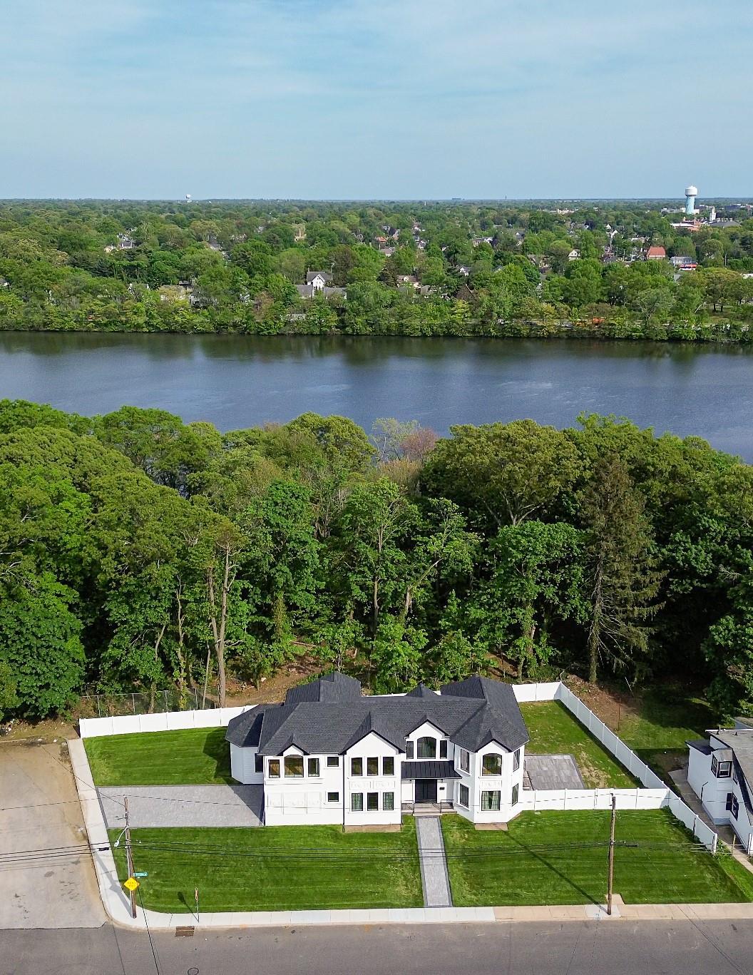 Single Family Waterview  Nassau County, NY 11570, MLS-861884-2