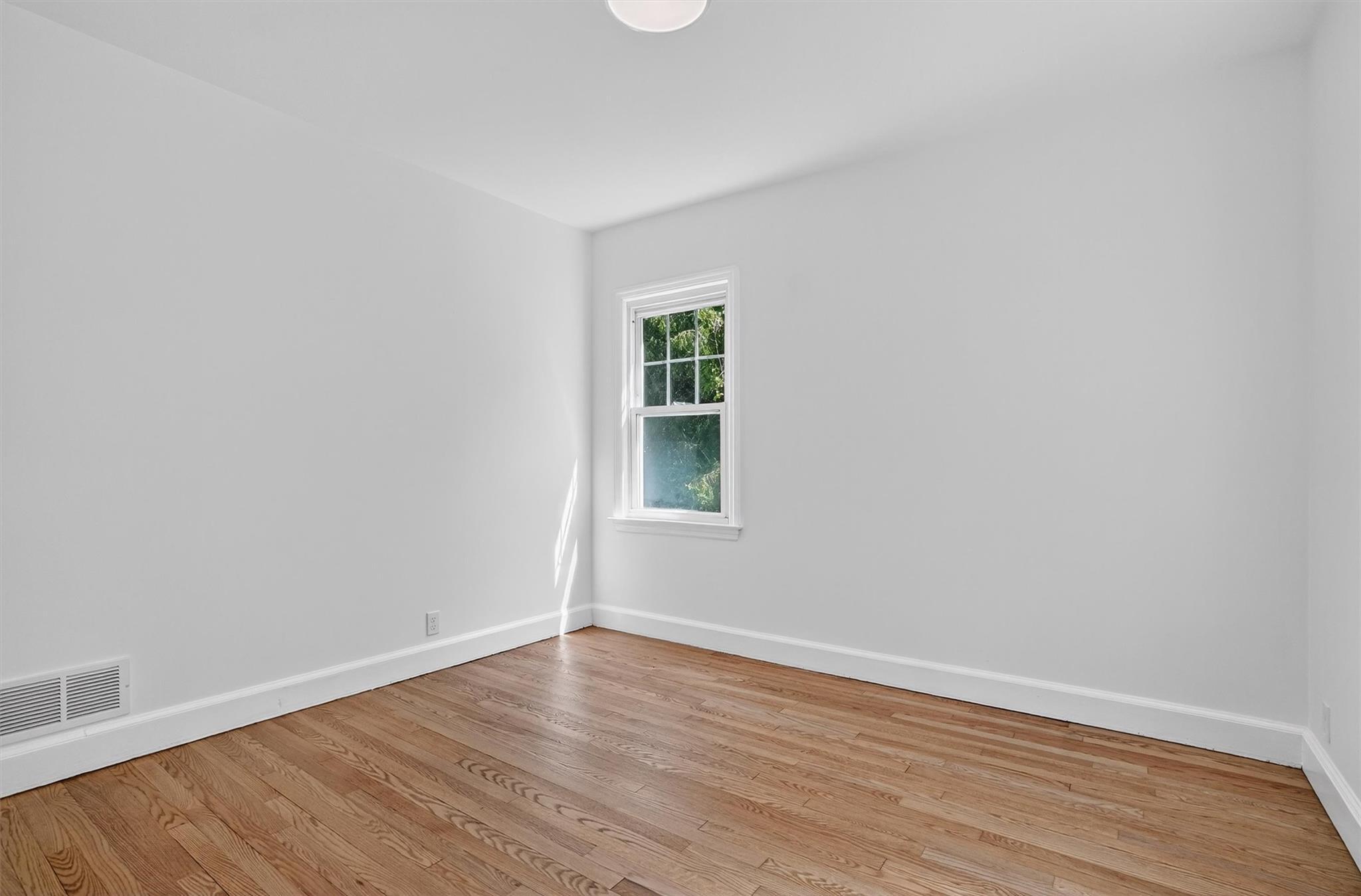 Single Family Oakwood  Westchester County, NY 10566, MLS-861892-25