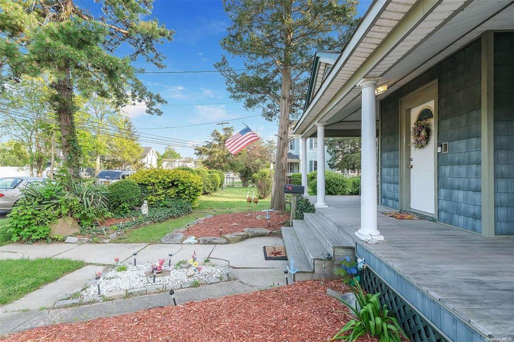 Single Family Monell  Suffolk County, NY 11751, MLS-861895-5
