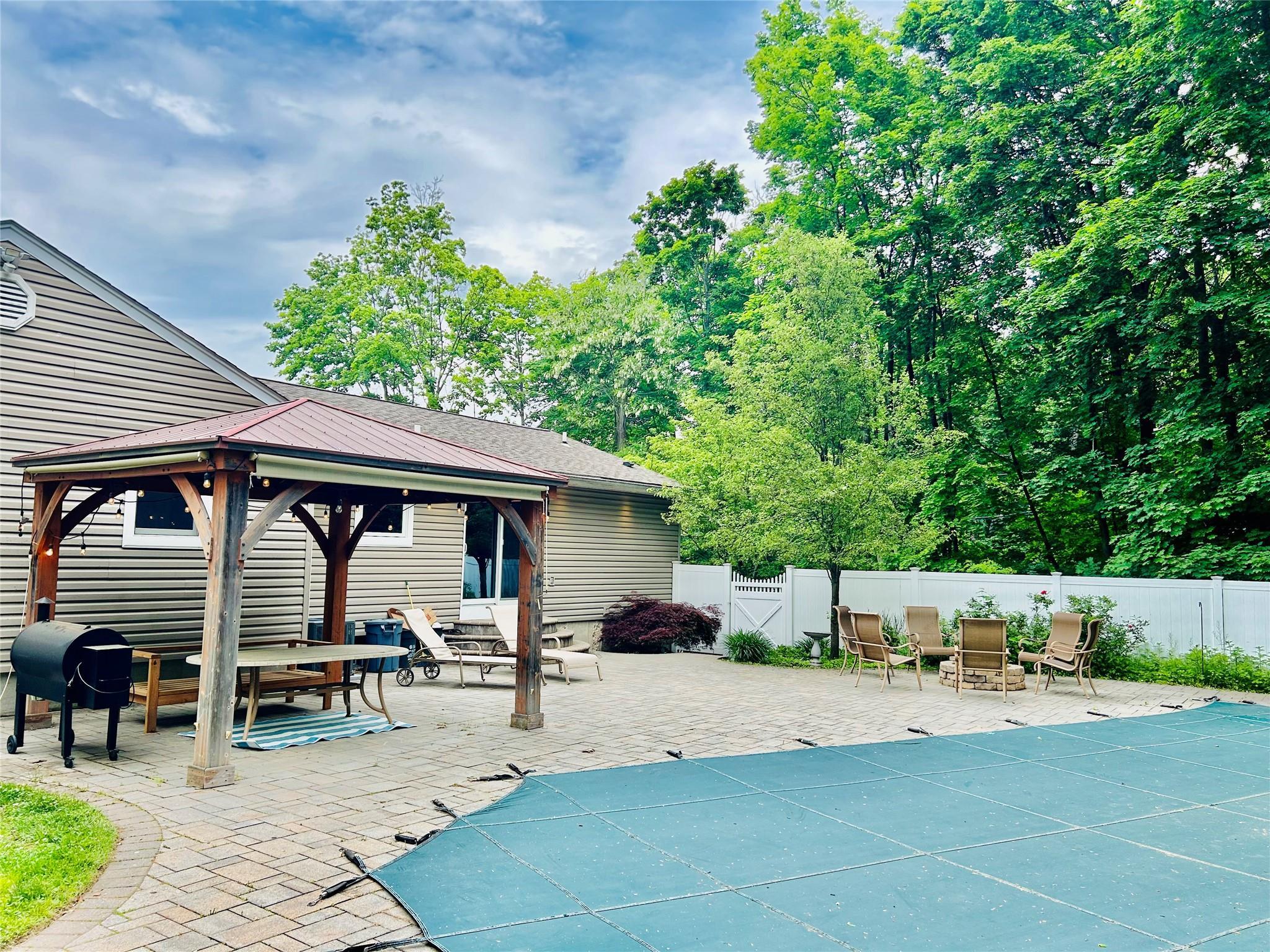 Single Family West  Suffolk County, NY 11733, MLS-861905-24