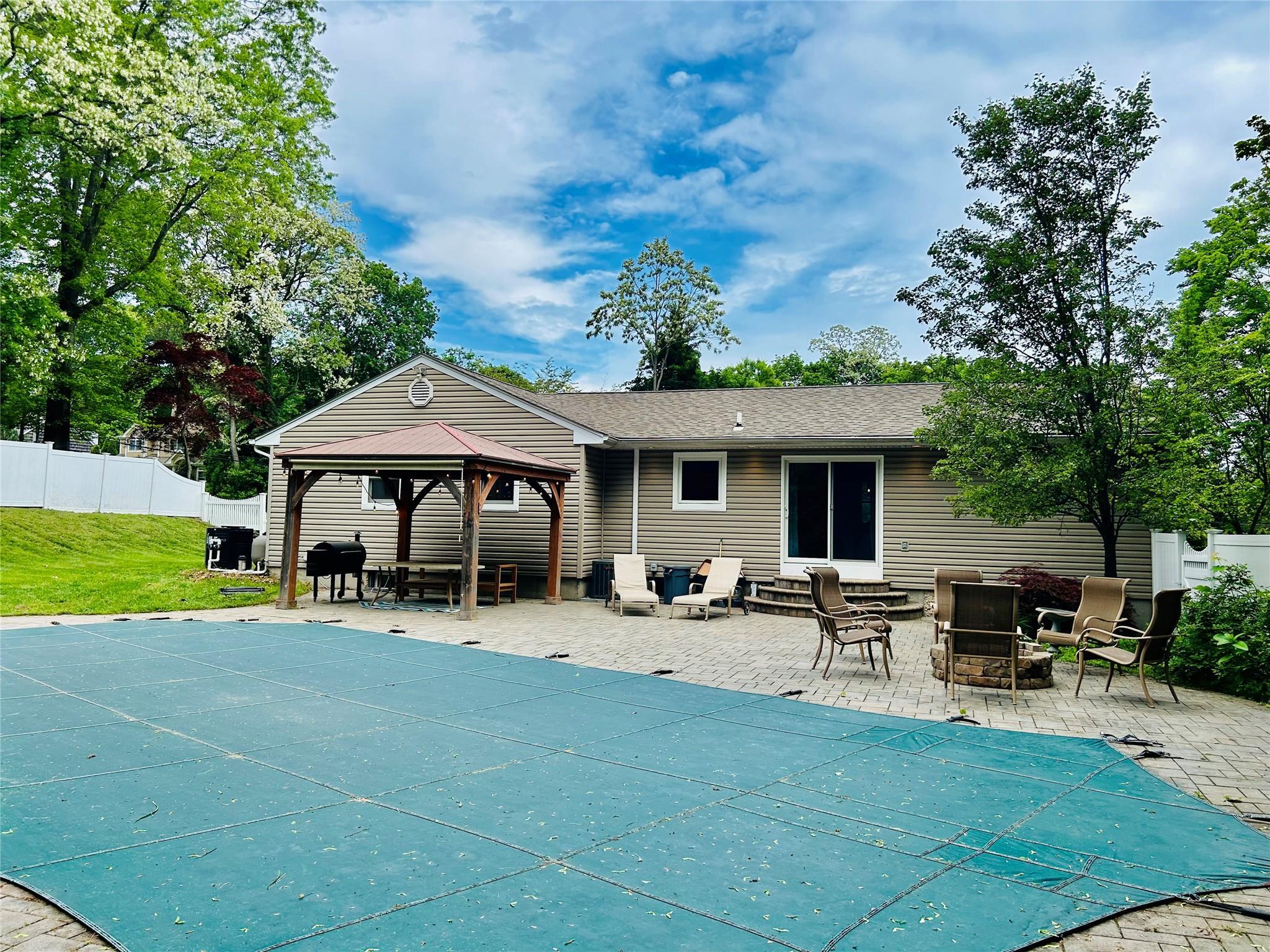 Single Family West  Suffolk County, NY 11733, MLS-861905-26