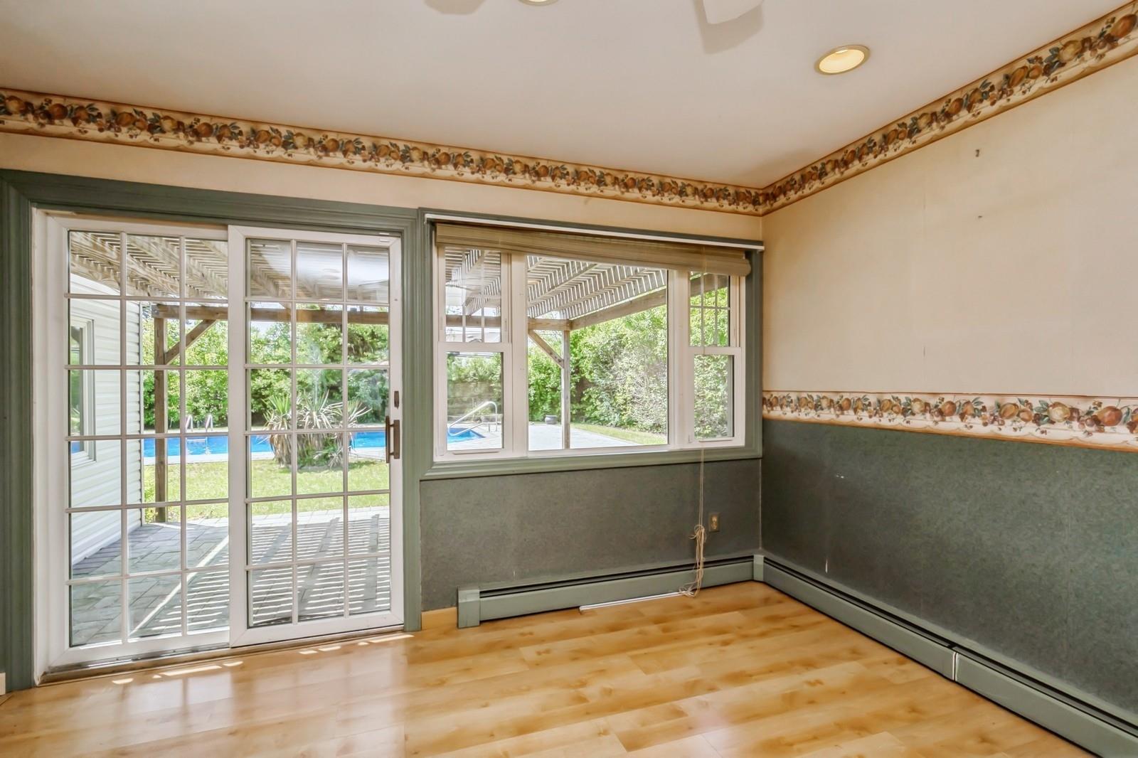 Single Family Greenbelt  Suffolk County, NY 11742, MLS-861907-13